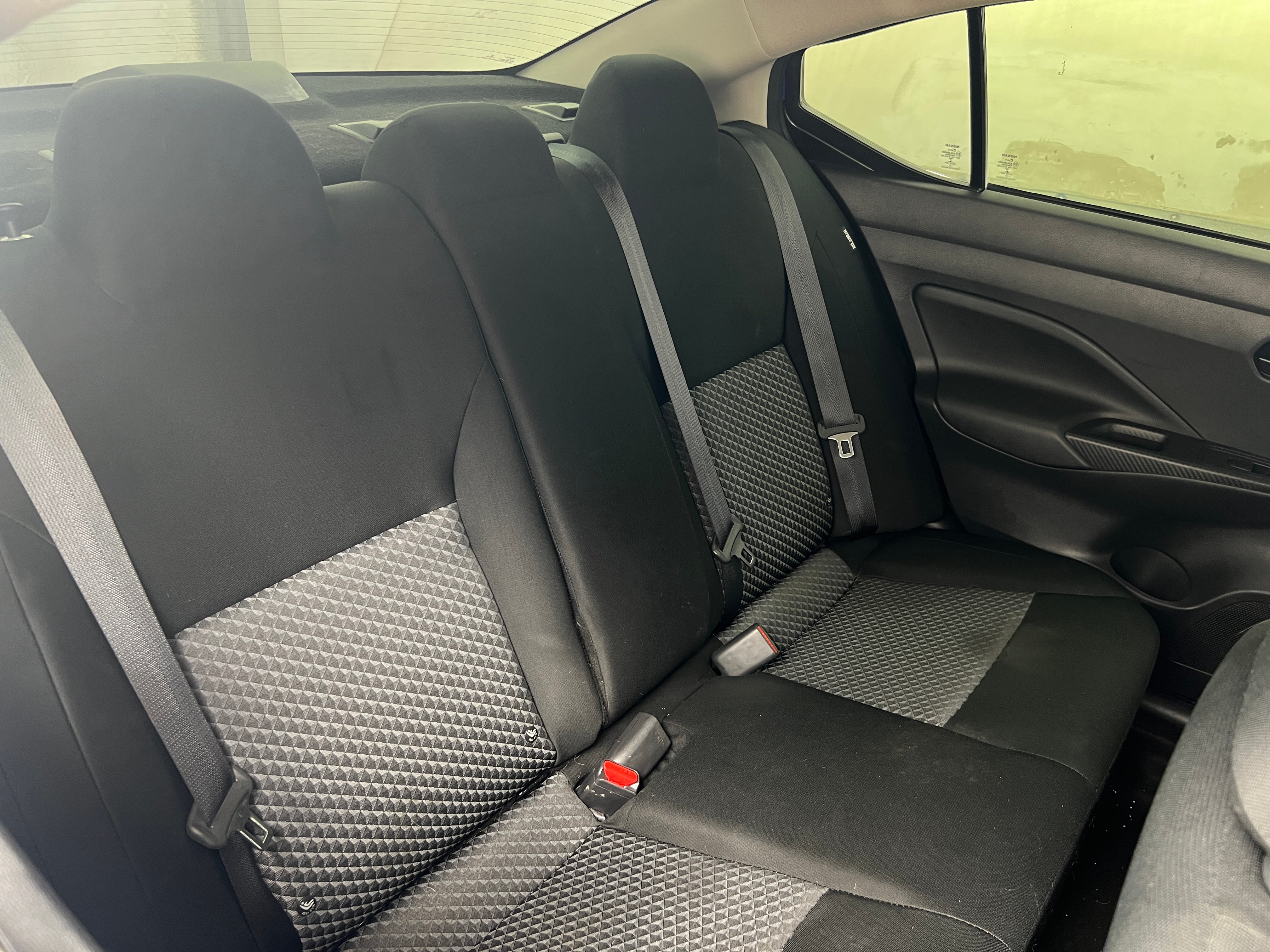2021 Nissan Versa S 6