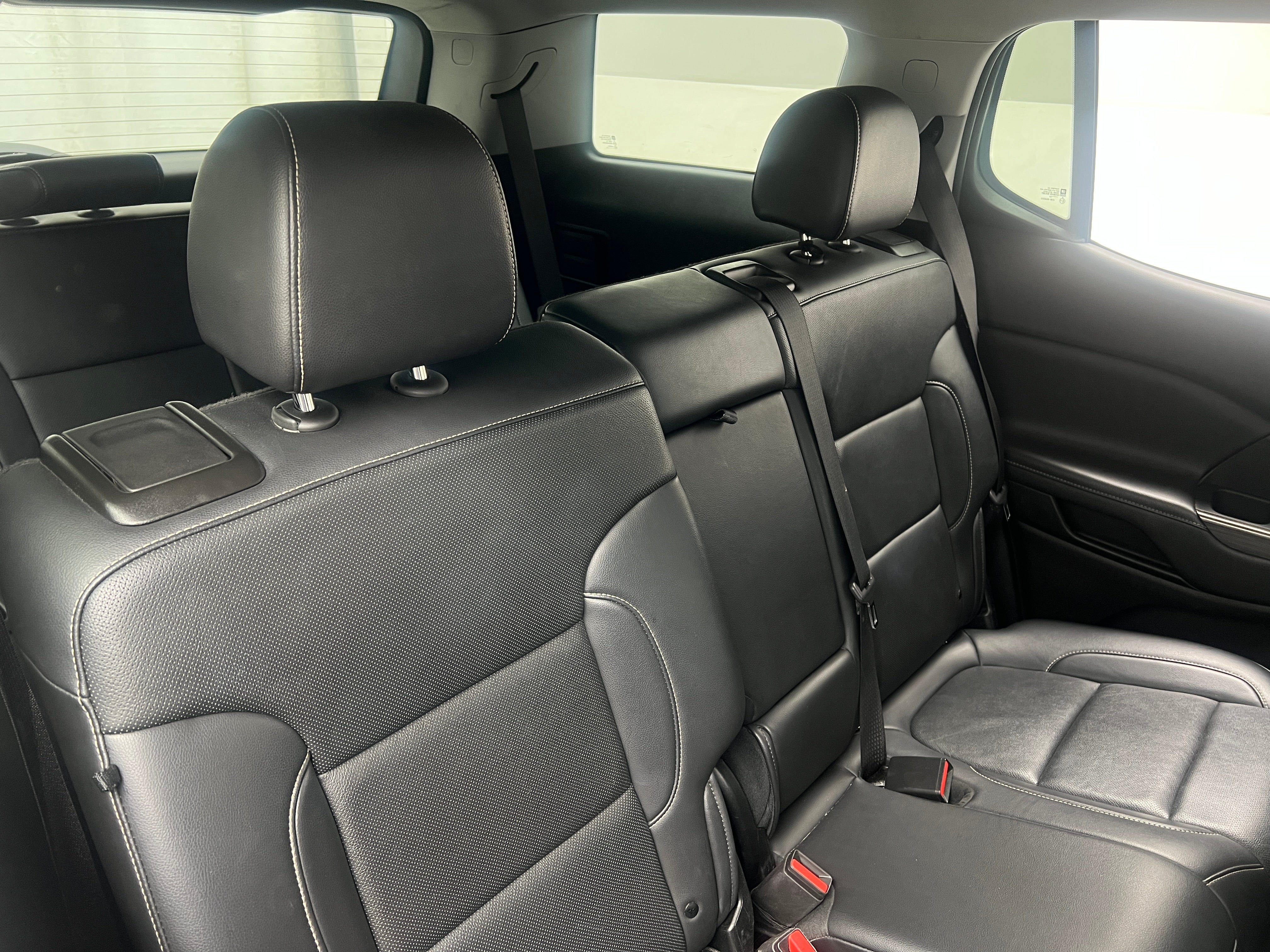 2023 GMC Acadia SLT 5