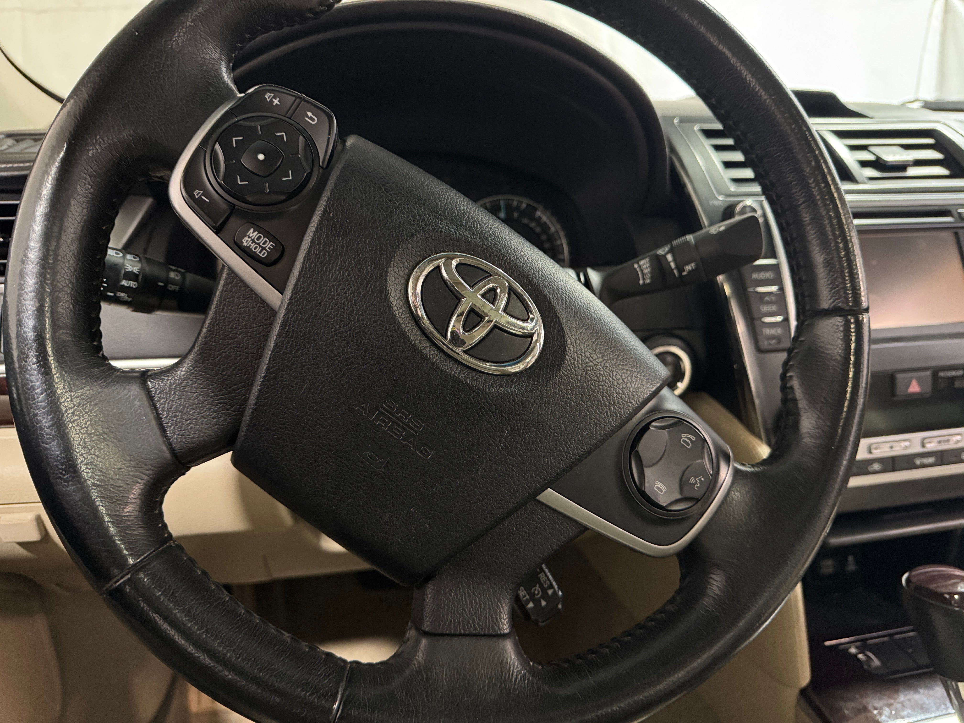 2014 Toyota Camry XLE 4