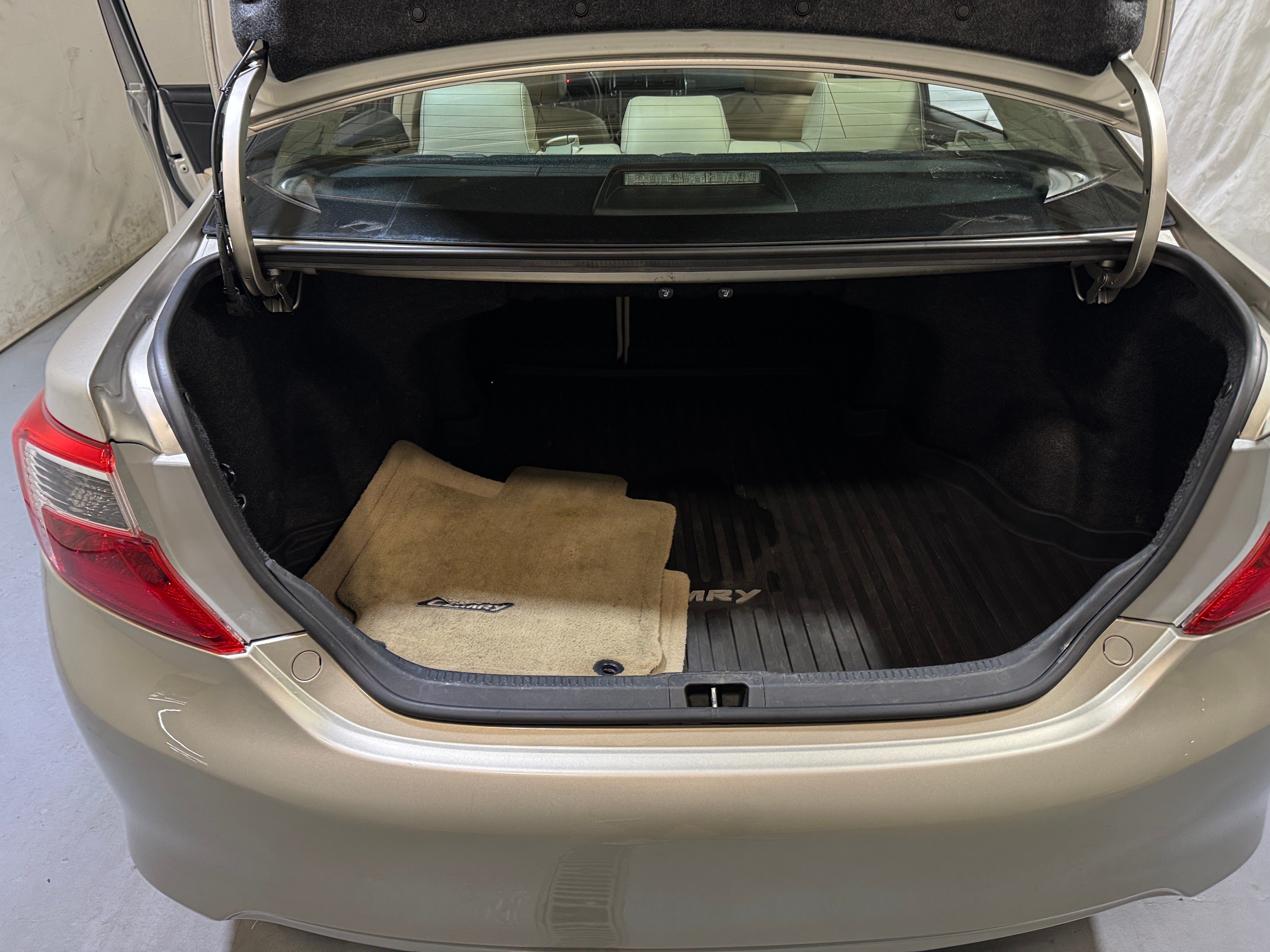 2014 Toyota Camry XLE 6