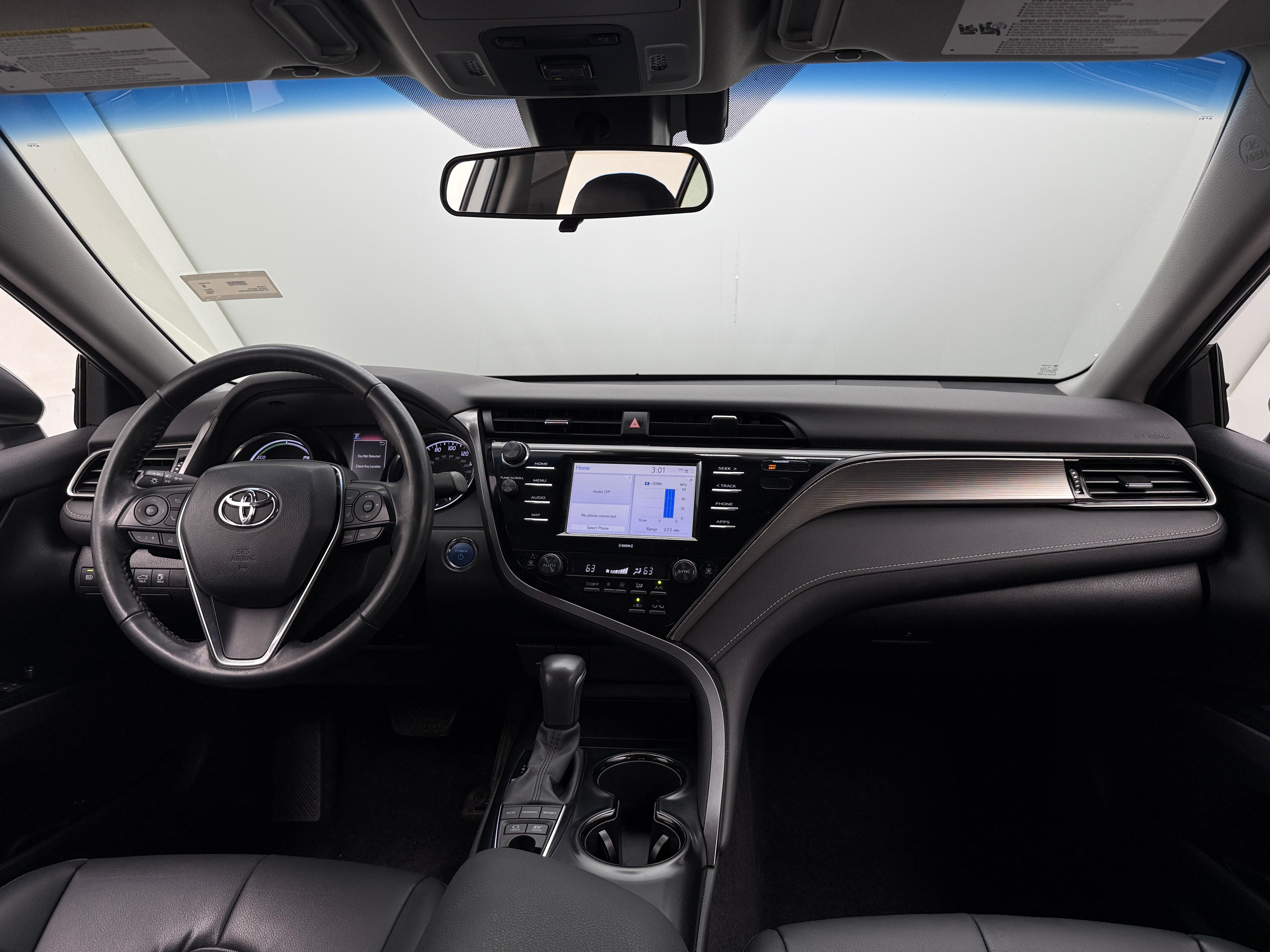 2020 Toyota Camry SE 2