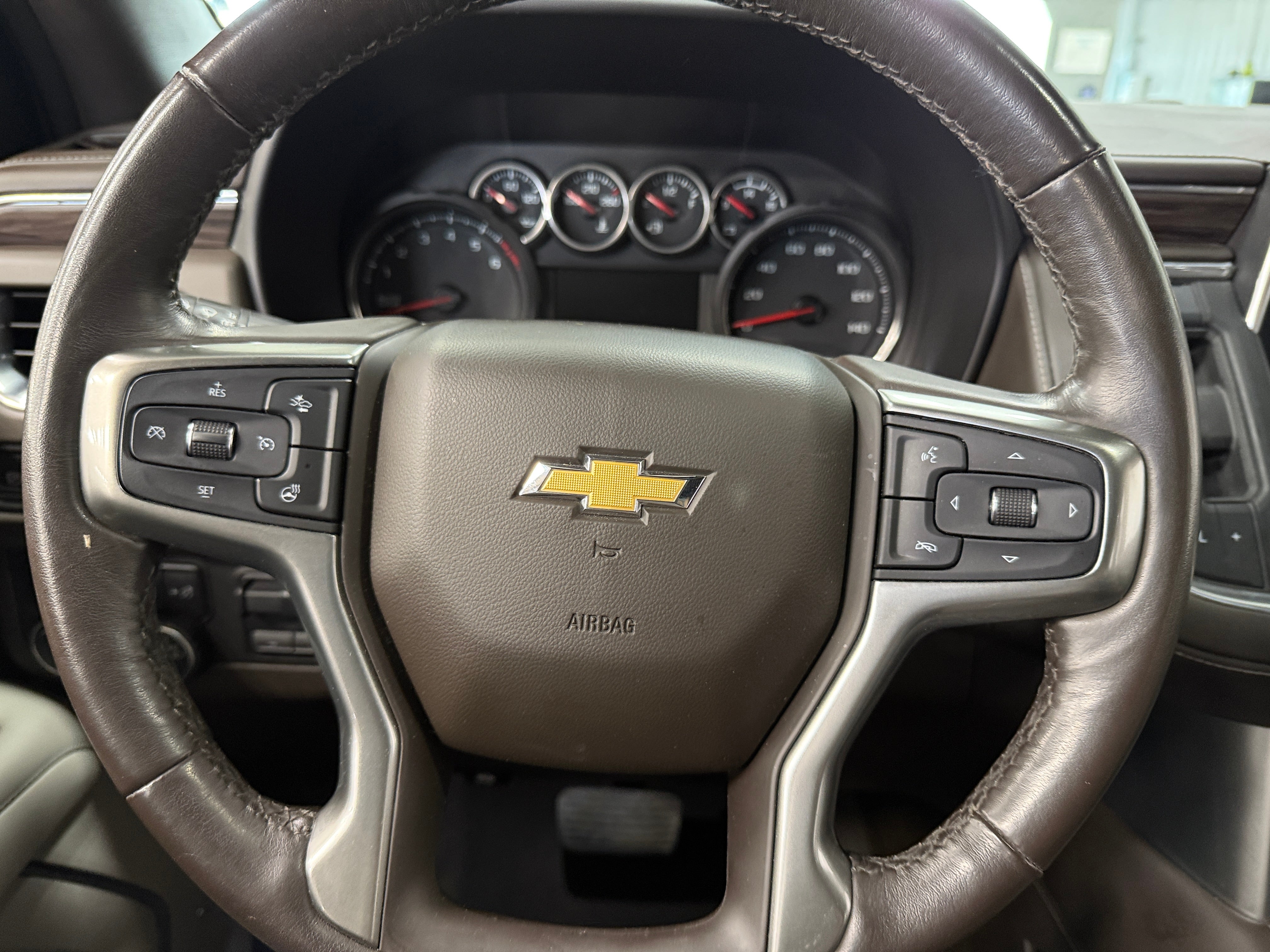 2021 Chevrolet Suburban LT 4