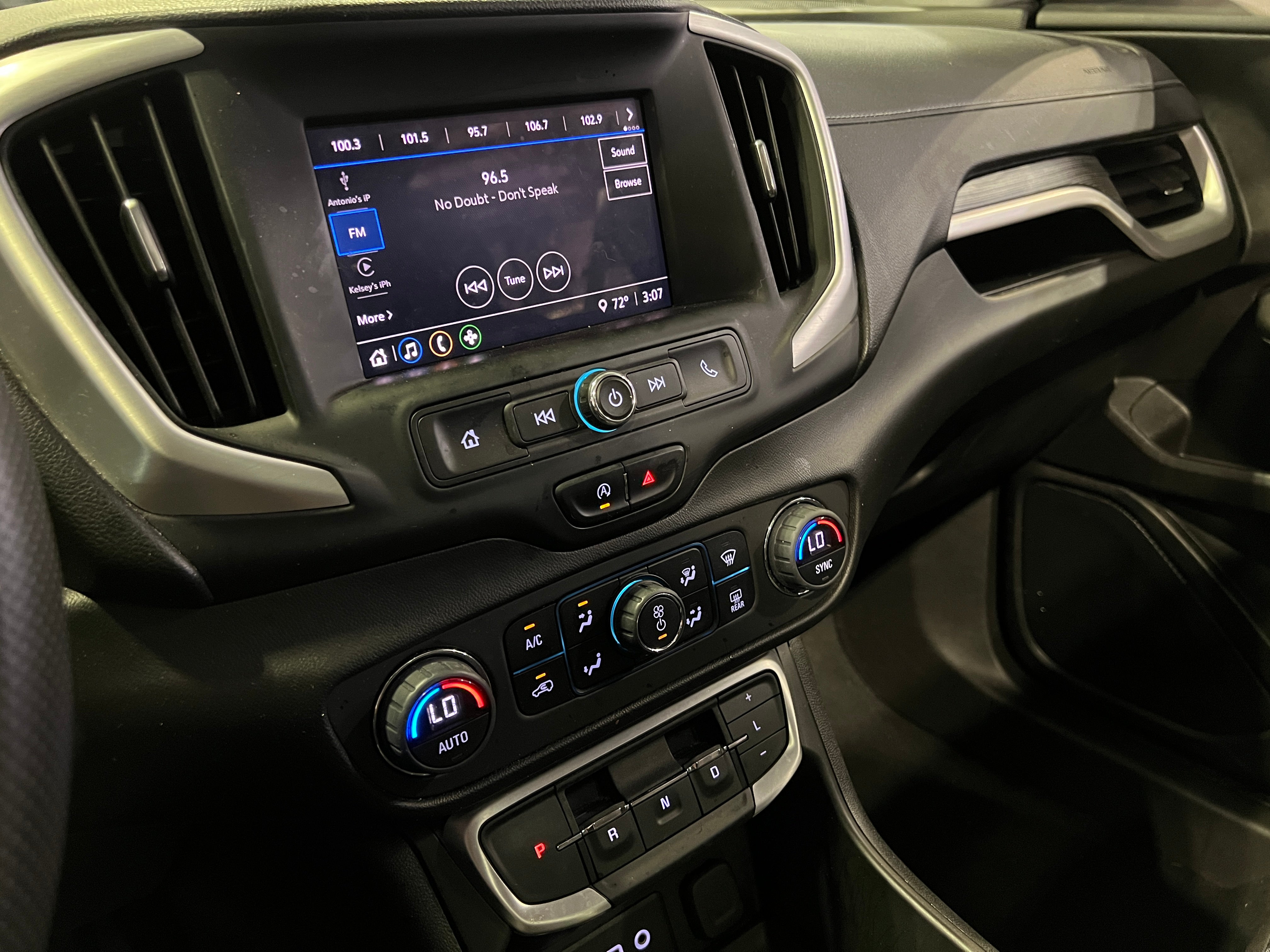 2022 GMC Terrain SLE 4