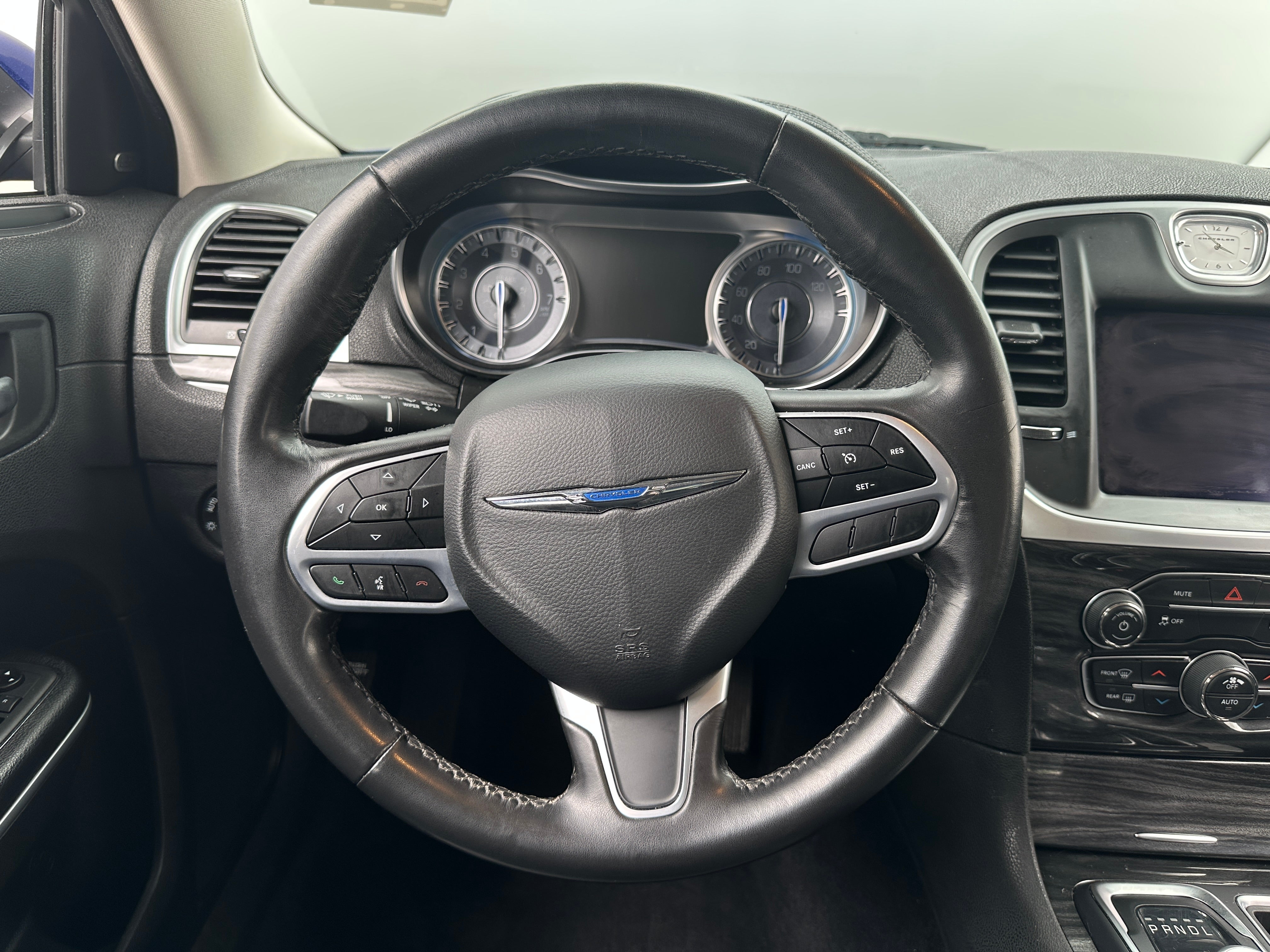 2021 Chrysler 300 Touring 4