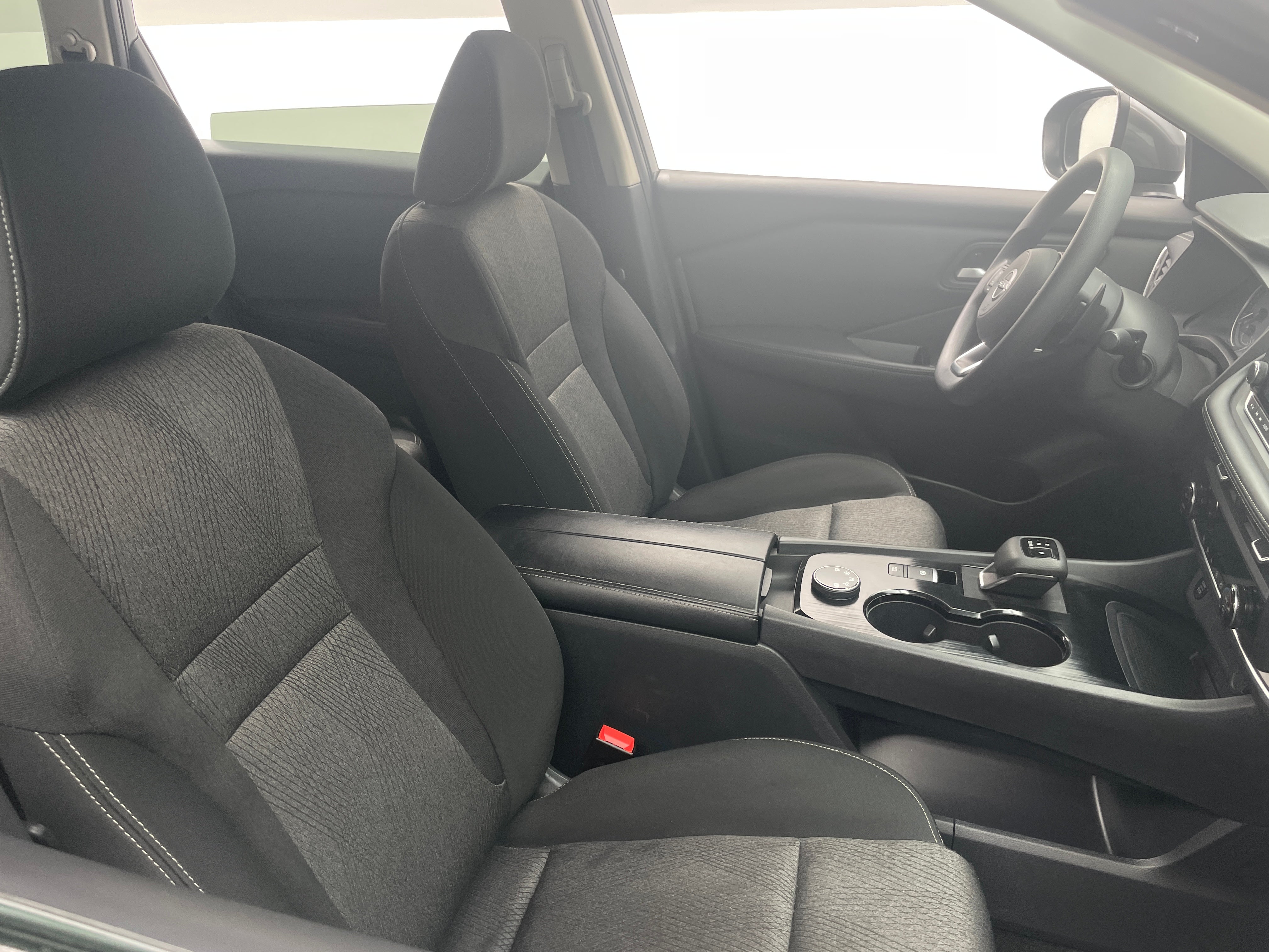 2024 Nissan Rogue SV 2