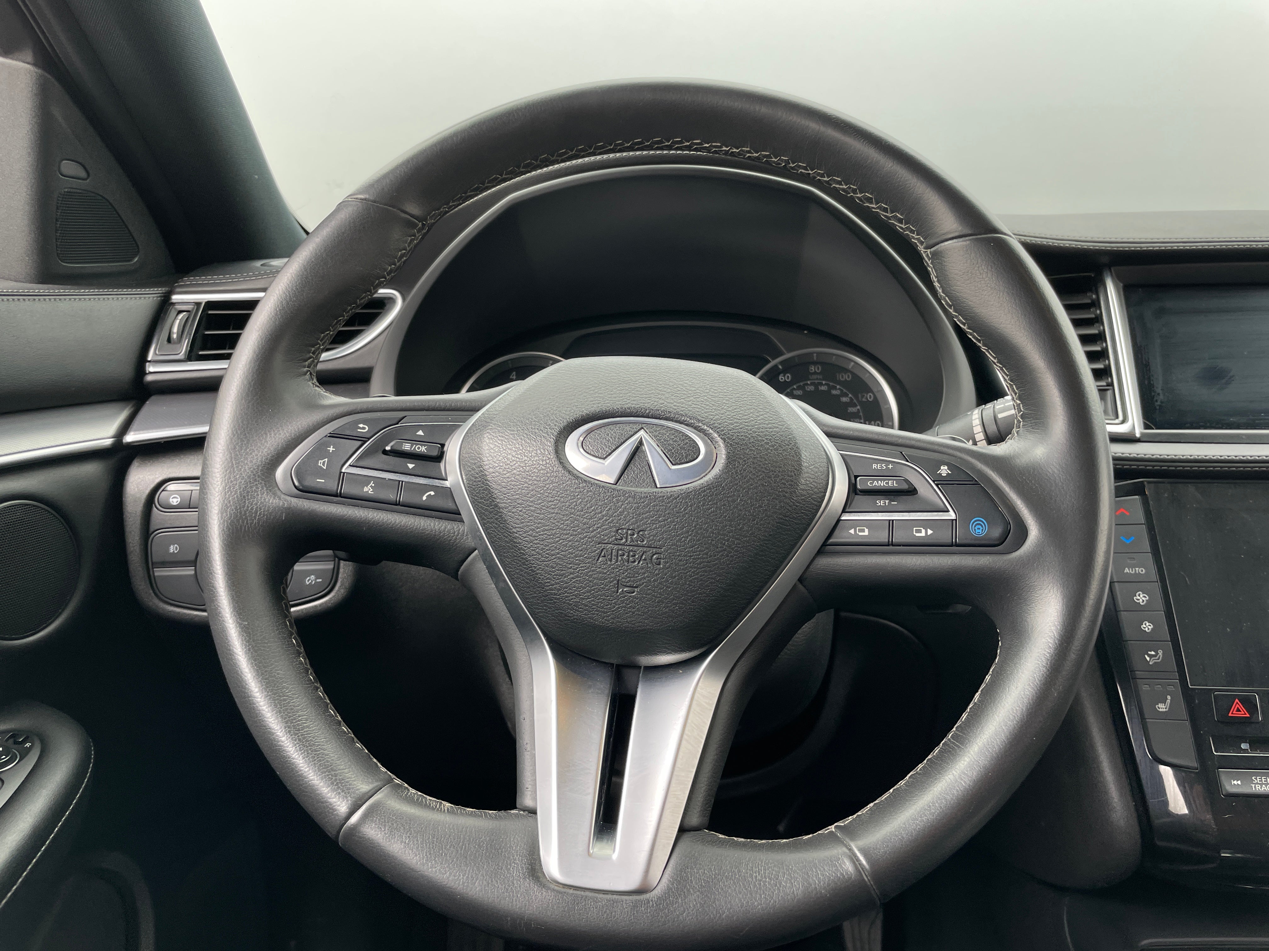 2023 INFINITI QX55 Luxe 4