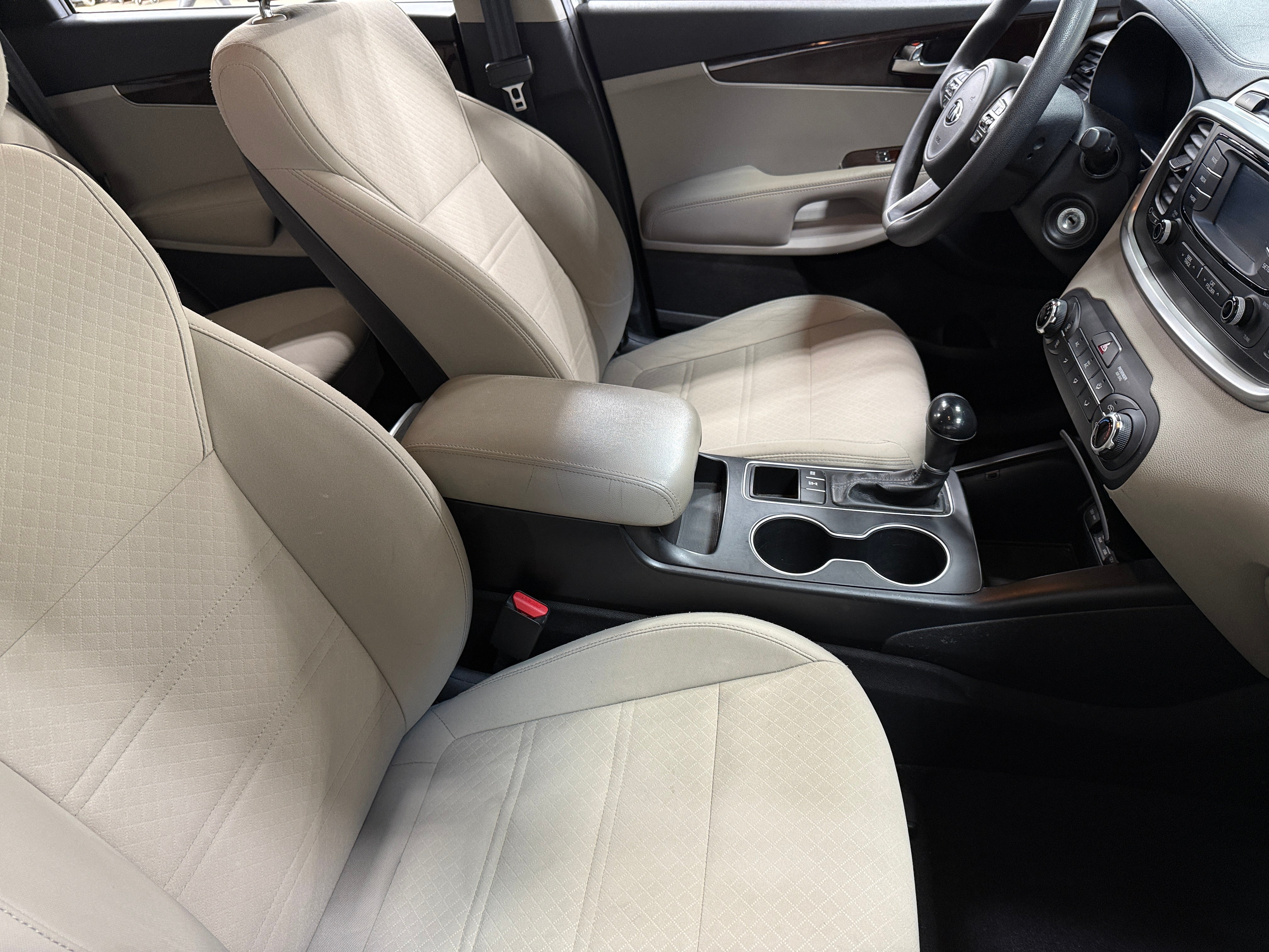 2016 Kia Sorento LX 2