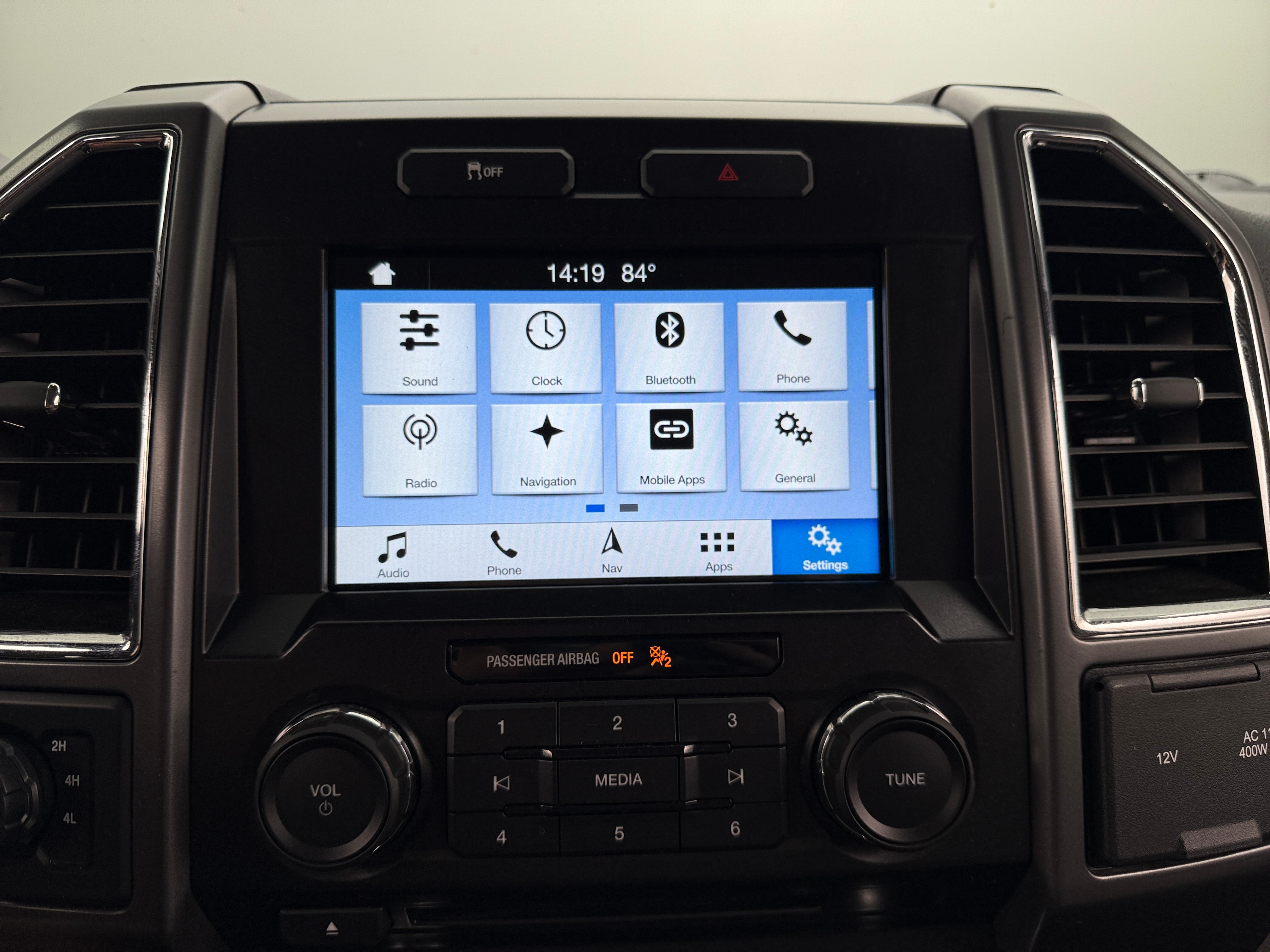 2017 Ford Econoline E-150 4