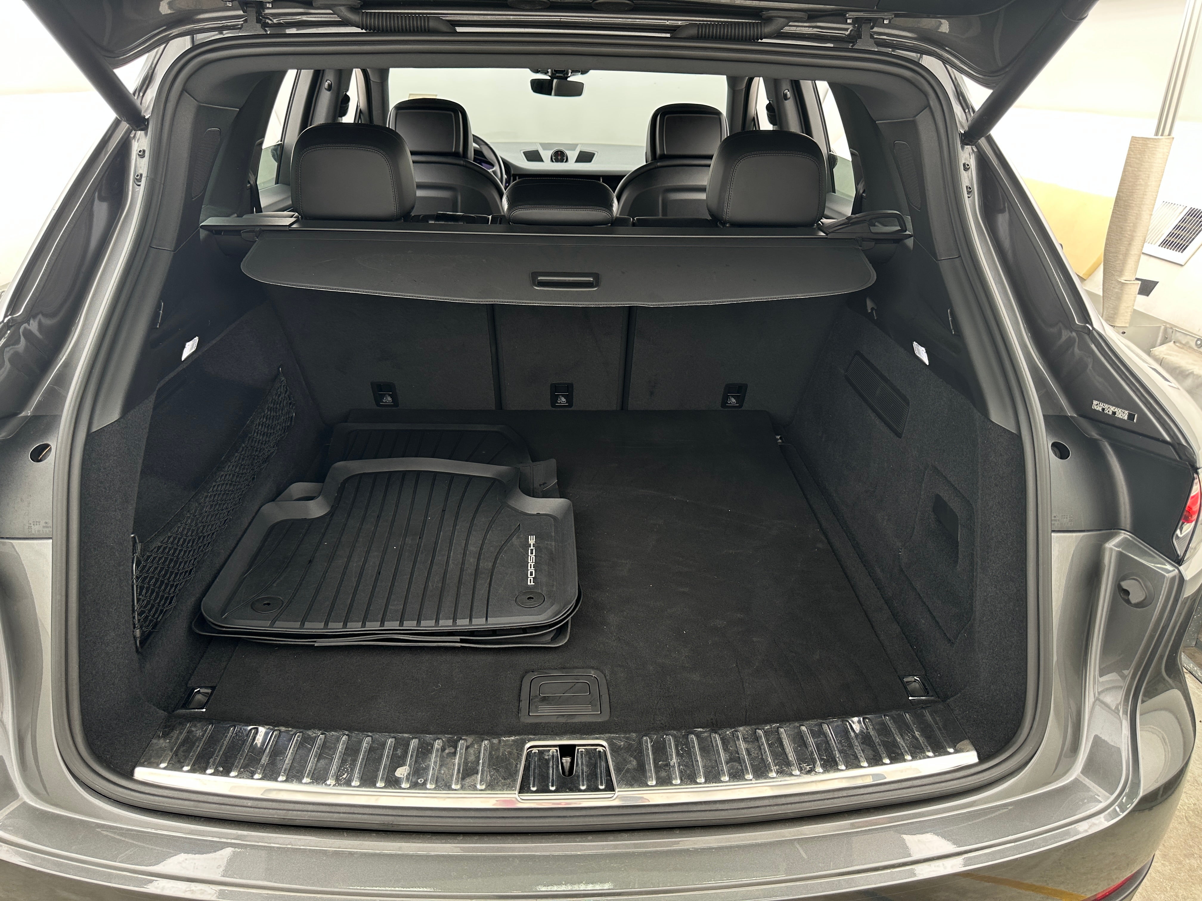 2021 Porsche Cayenne Base 6