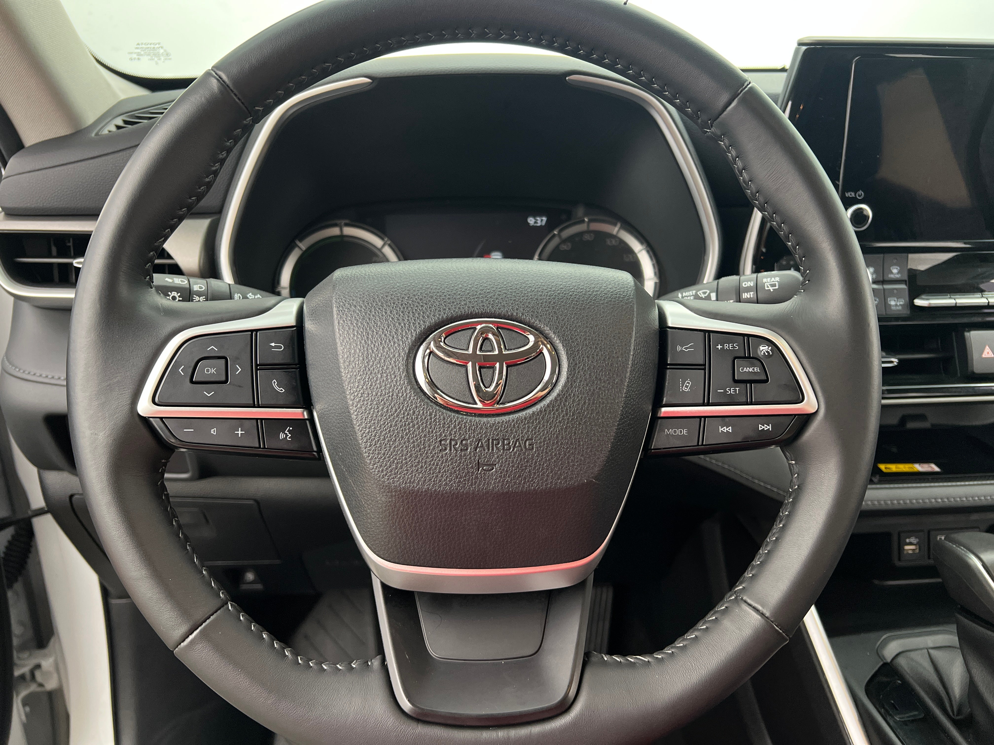 2023 Toyota Highlander XLE 4