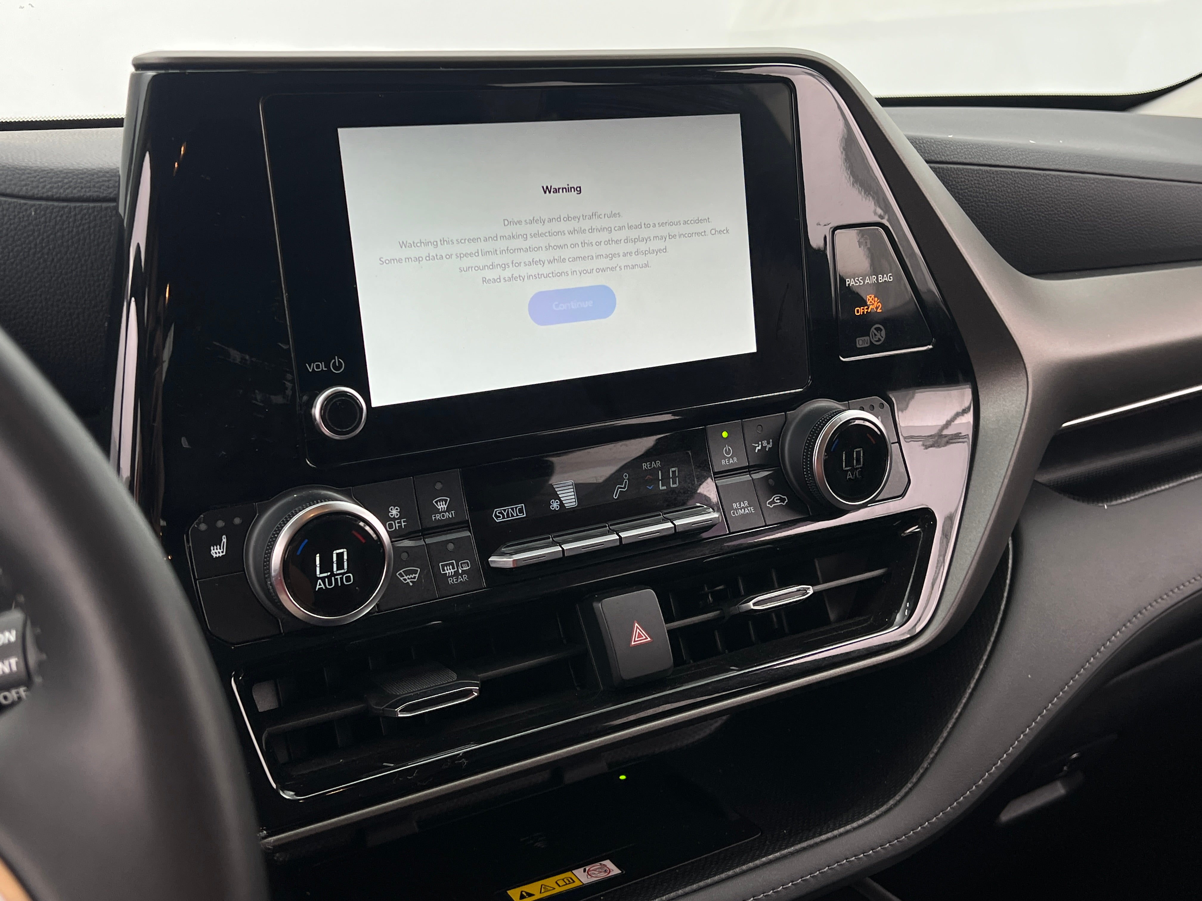 2023 Toyota Highlander XLE 3