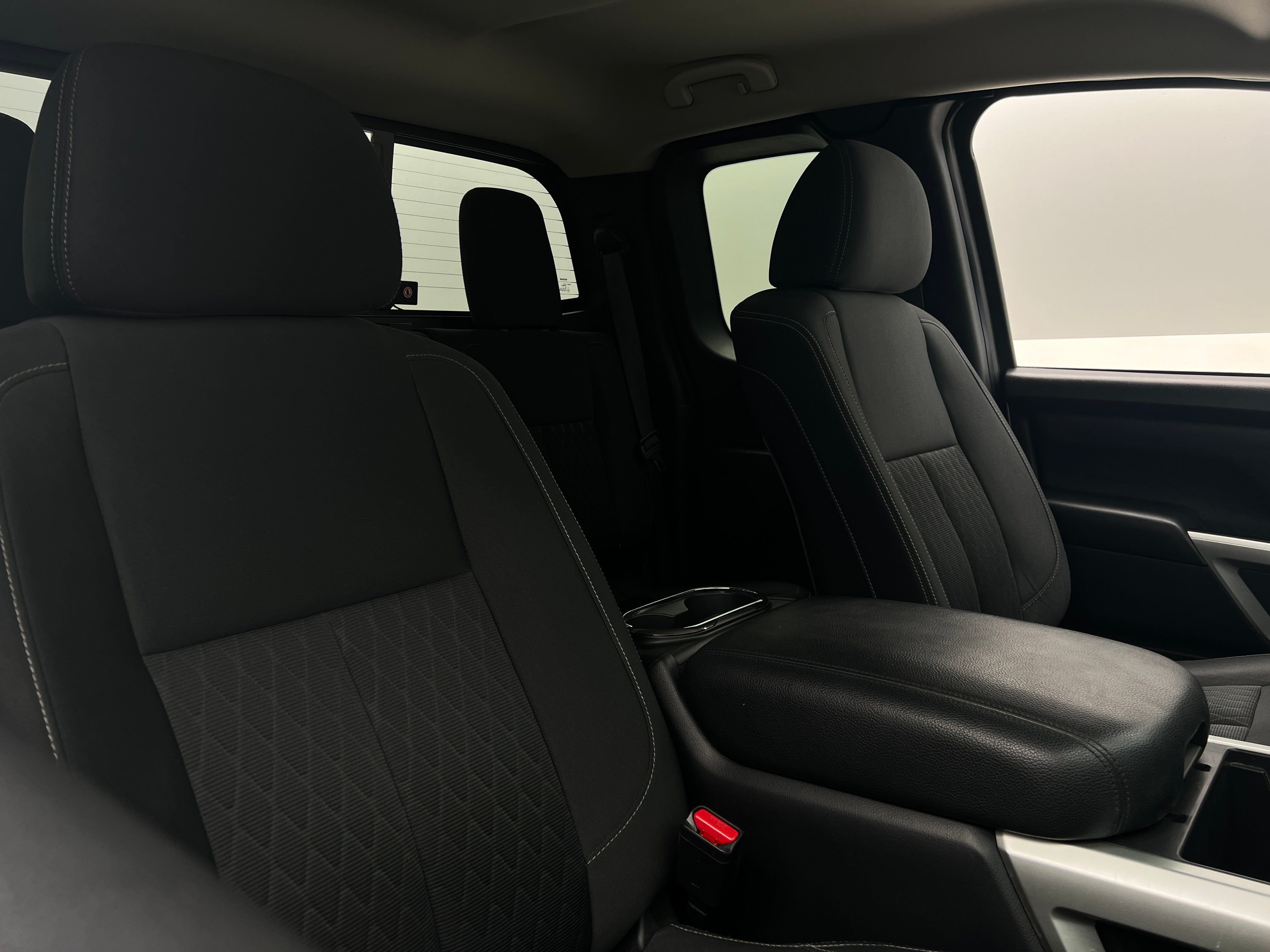 2019 Nissan Titan SV 2