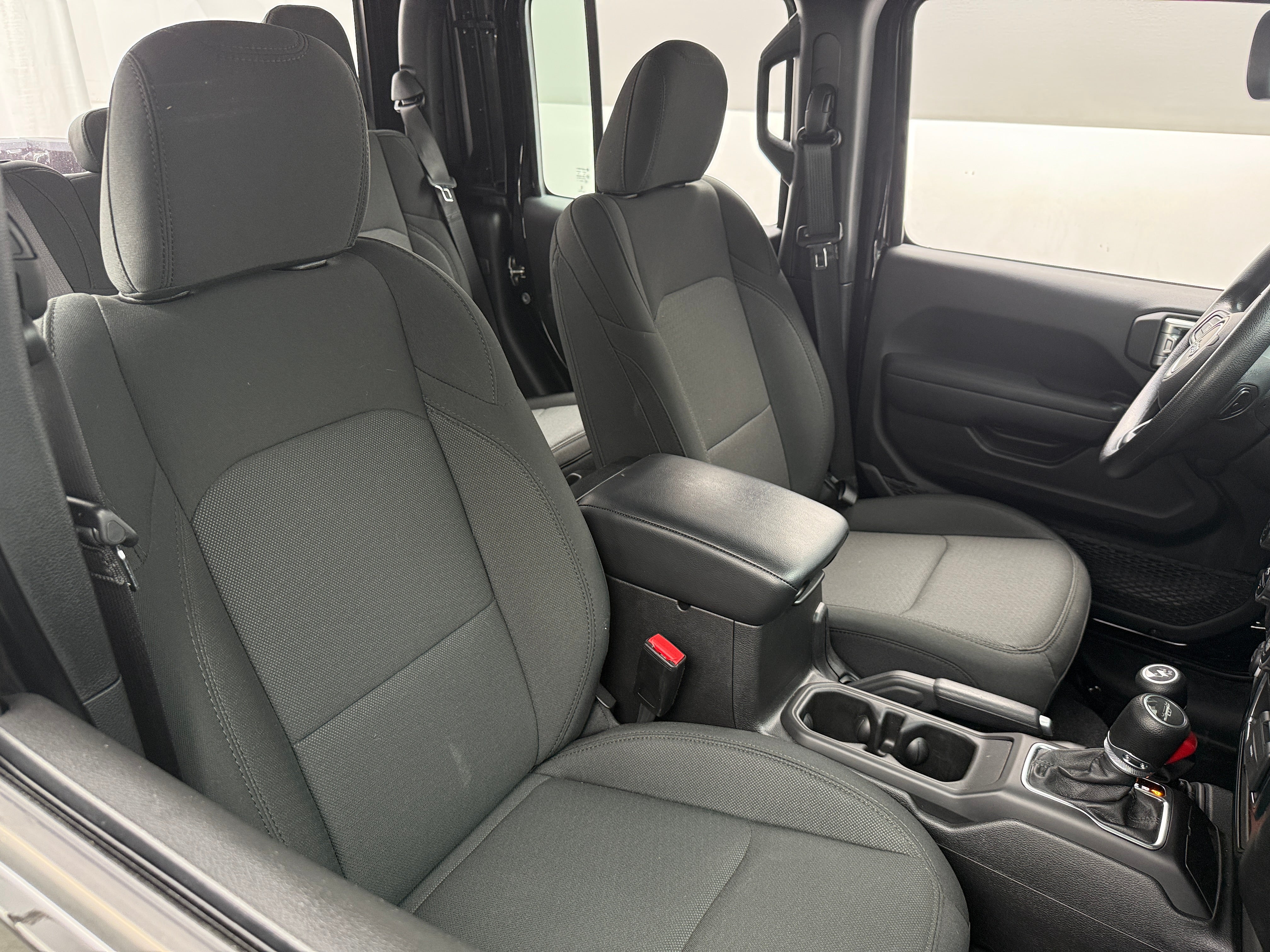 2023 Jeep Gladiator Sport 2