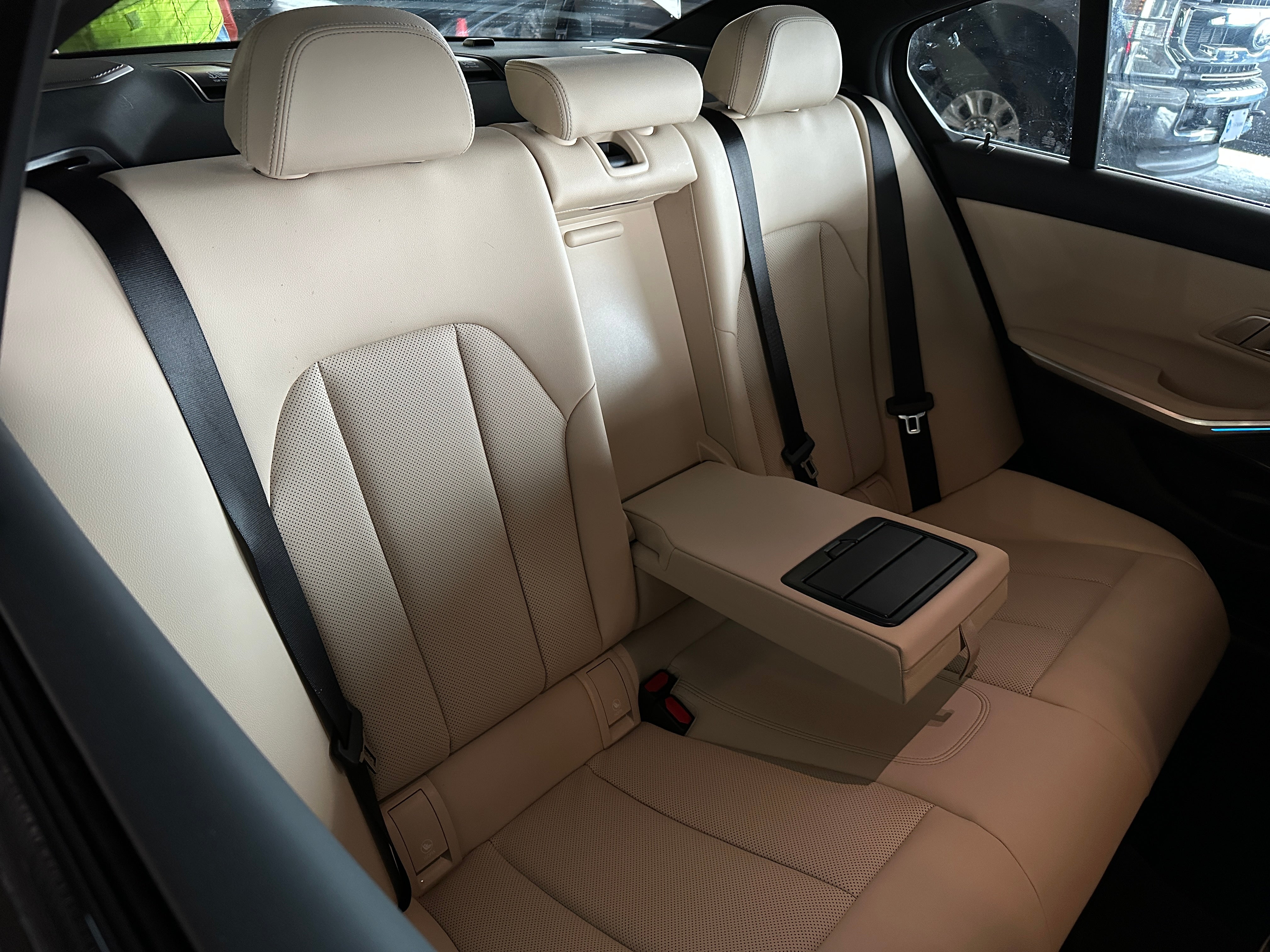 2023 BMW 3 Series 330e xDrive 5