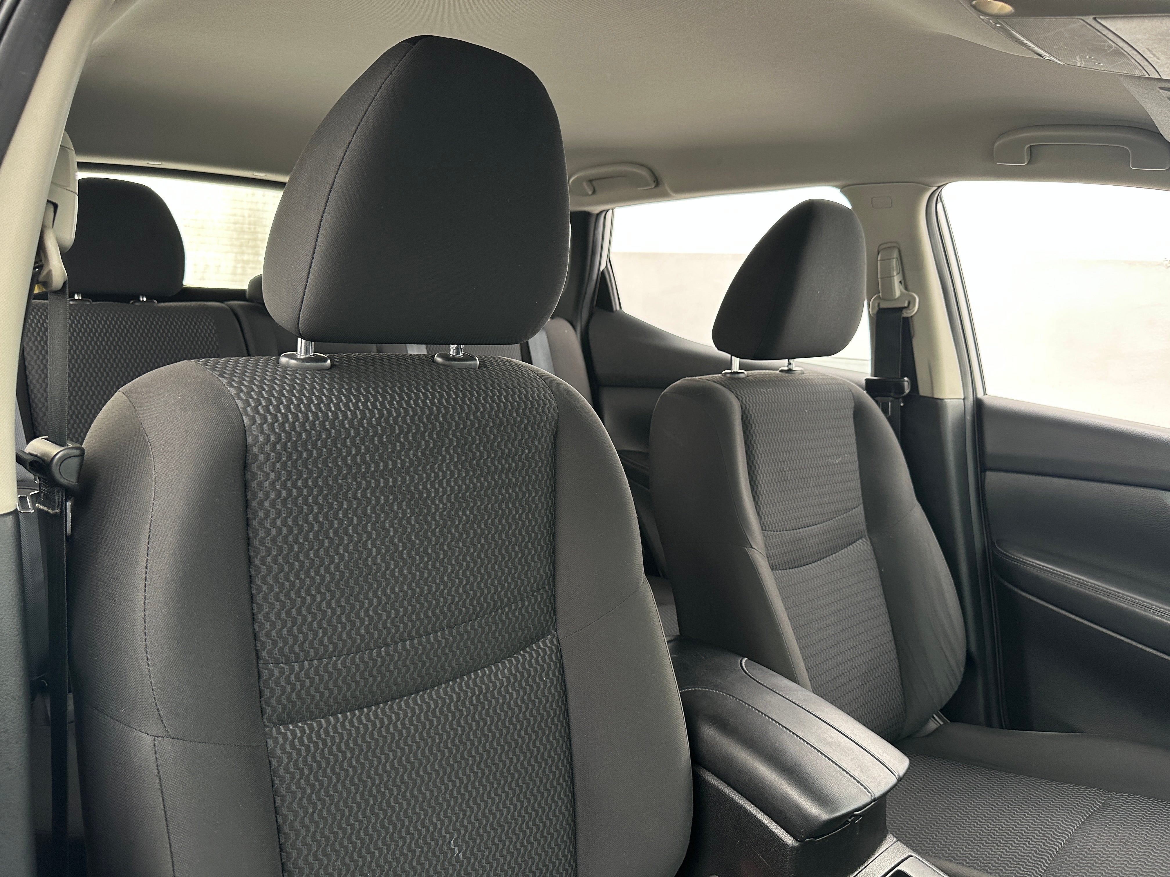 2019 Nissan Rogue Sport S 2