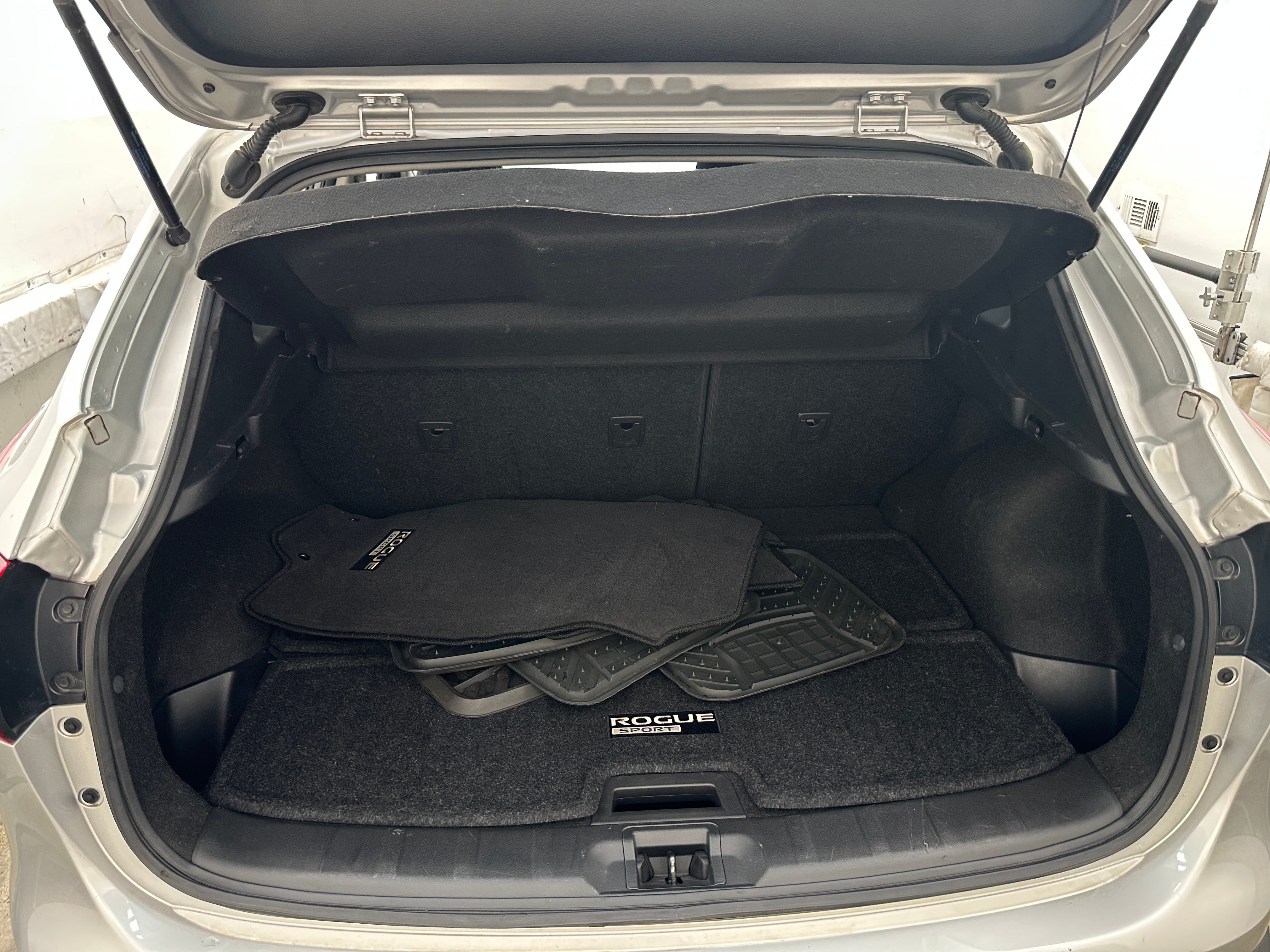 2019 Nissan Rogue Sport S 7