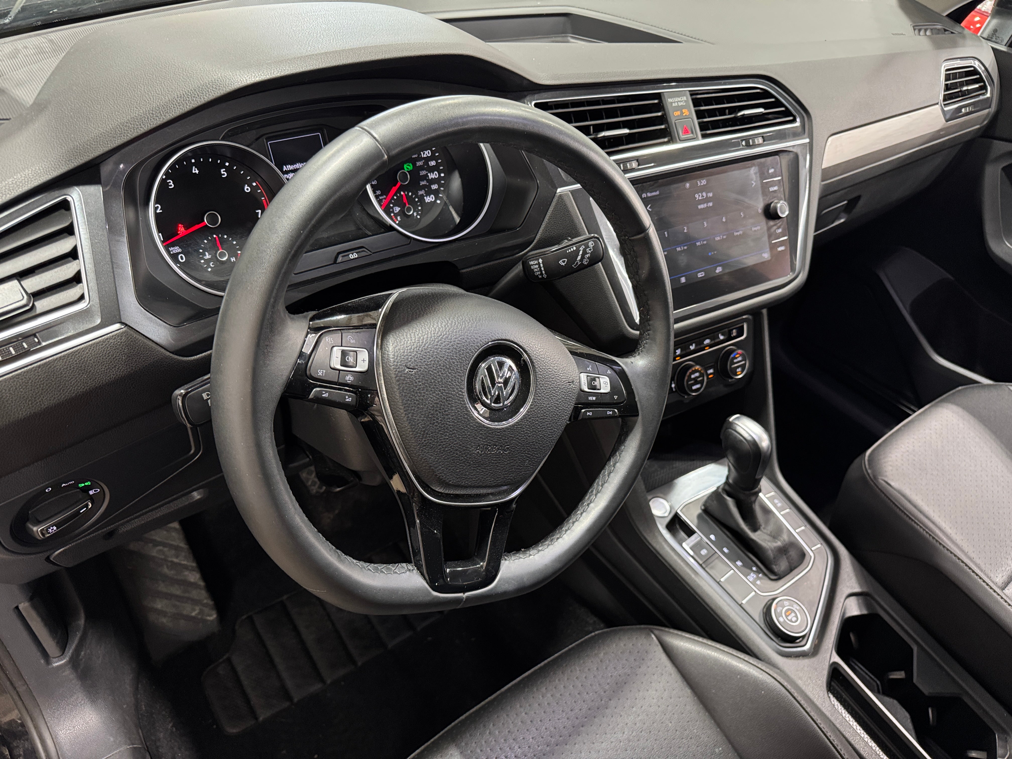 2020 Volkswagen Tiguan SE 2