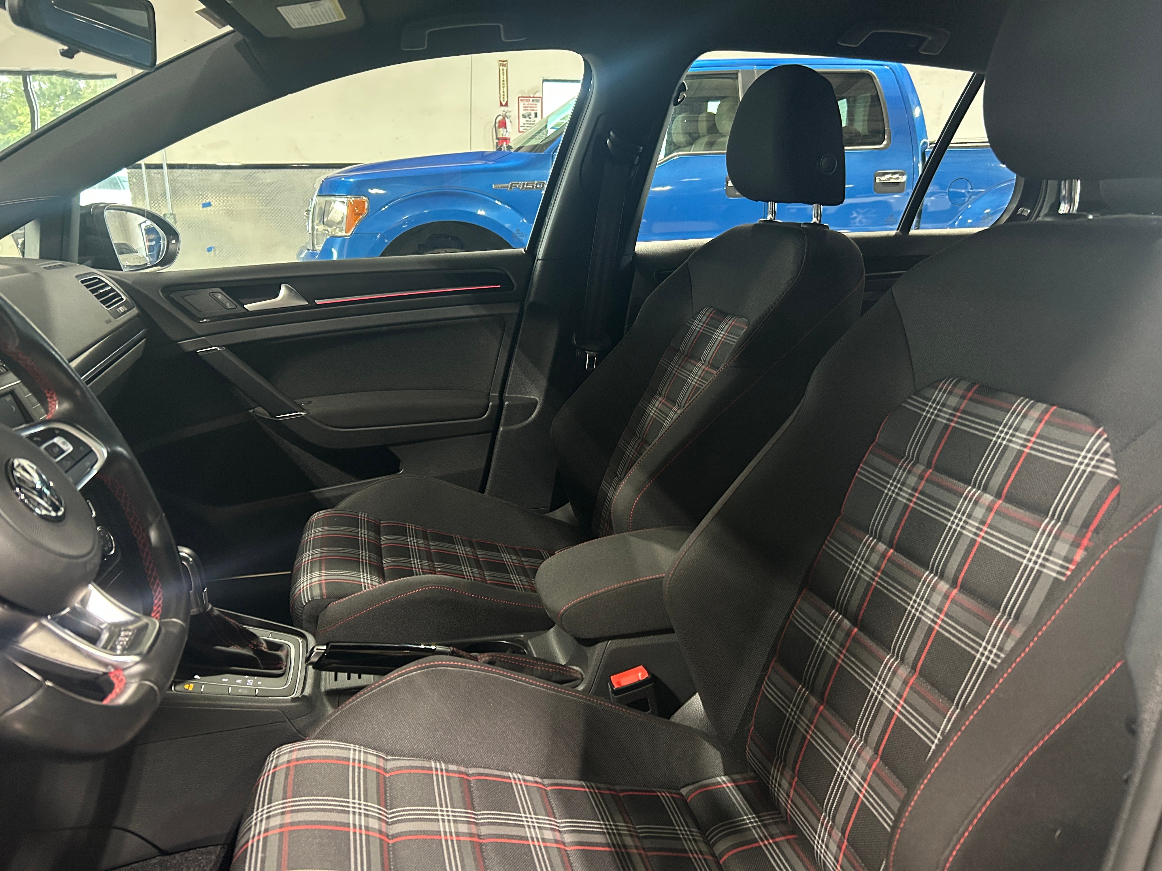 2017 Volkswagen Golf GTI S 2