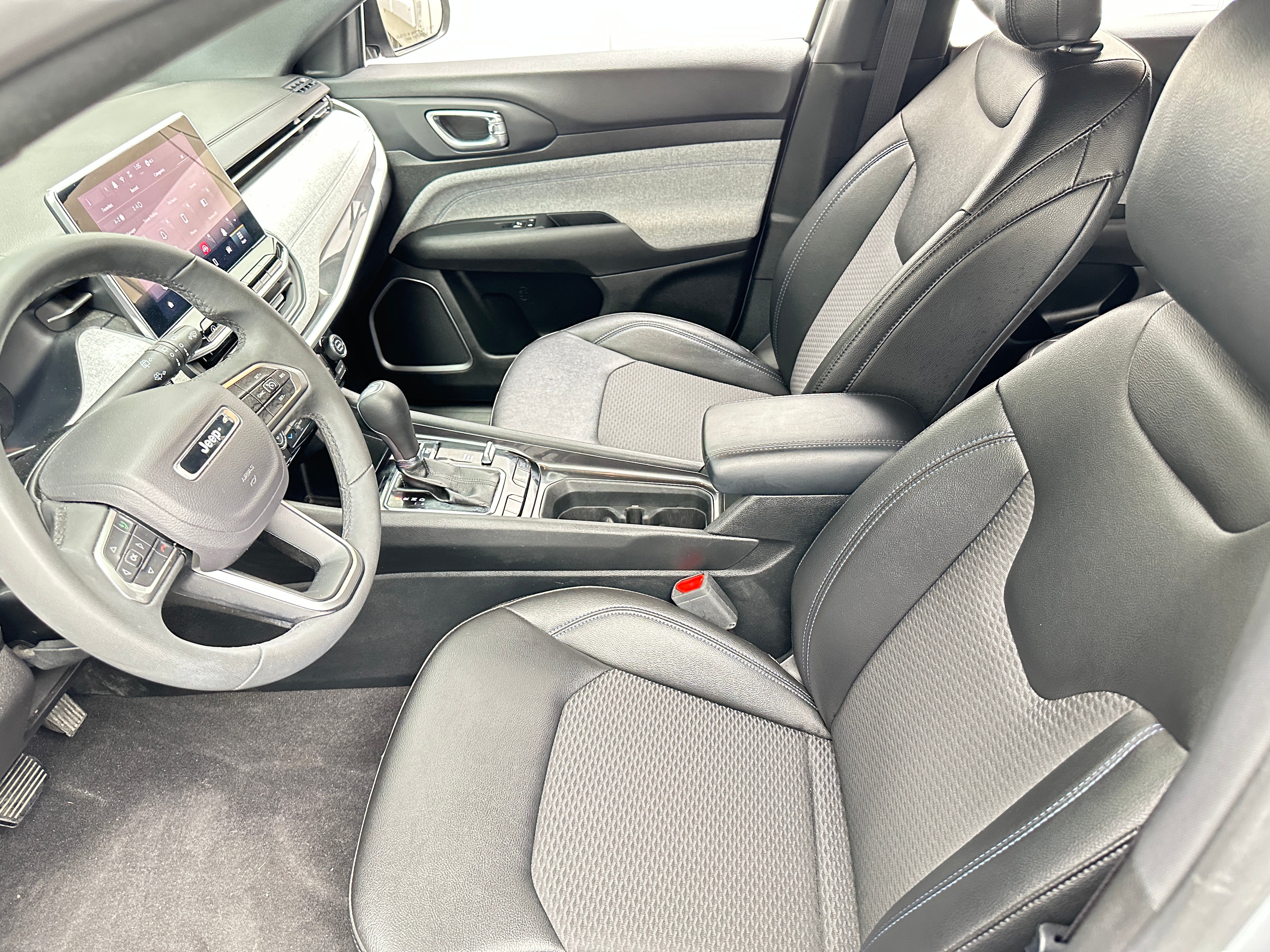 2024 Jeep Compass Latitude 2