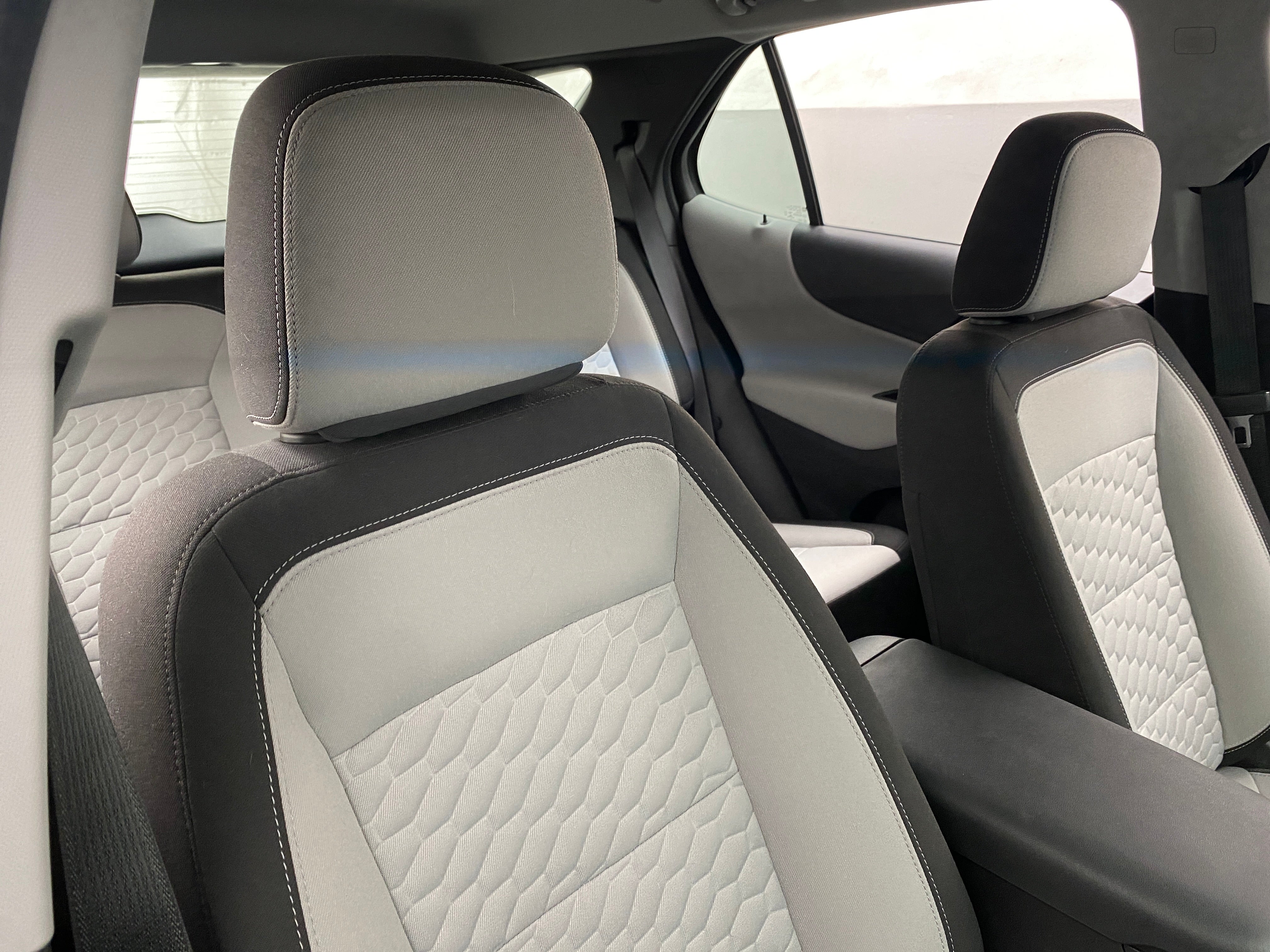 2021 Chevrolet Equinox LS 2