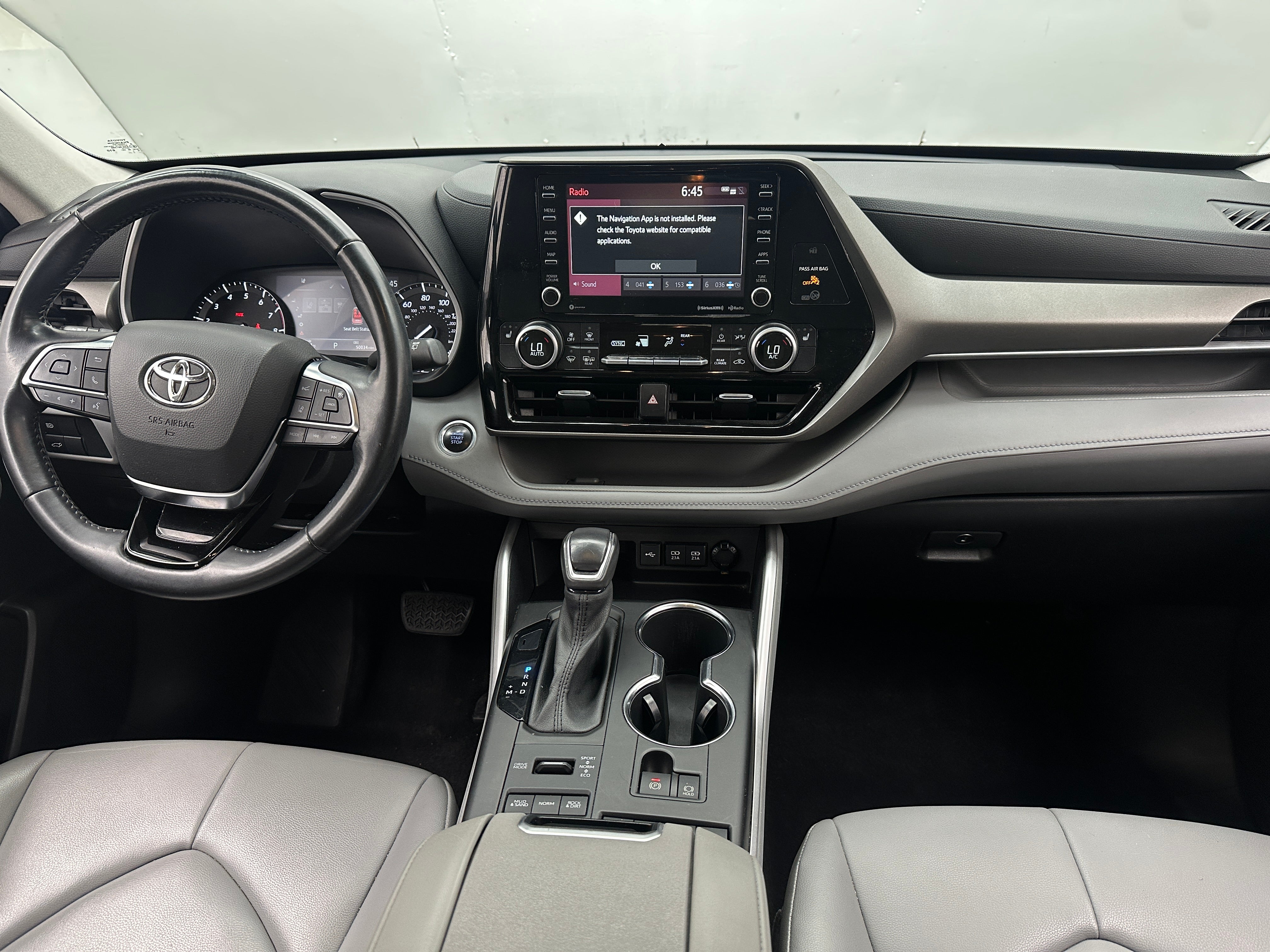 2021 Toyota Highlander XLE 2