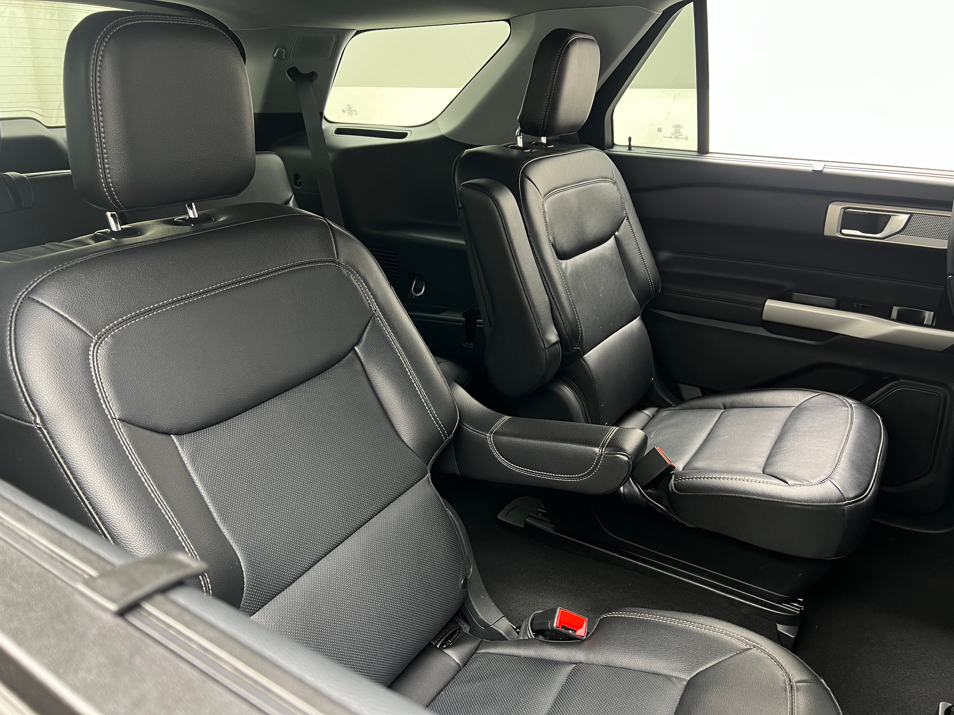2023 Ford Explorer Limited 5