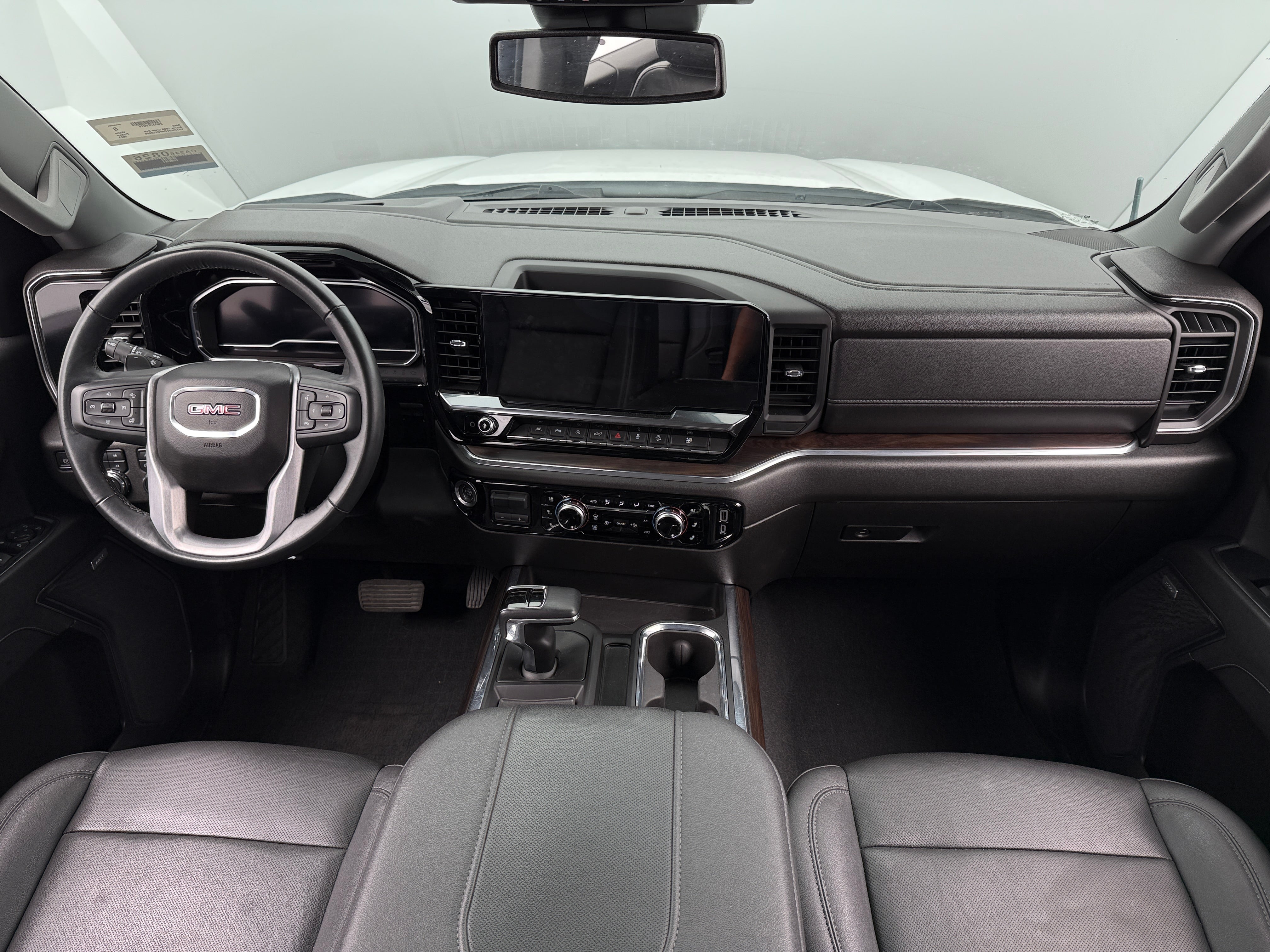 2023 GMC Sierra 1500 SLT 2