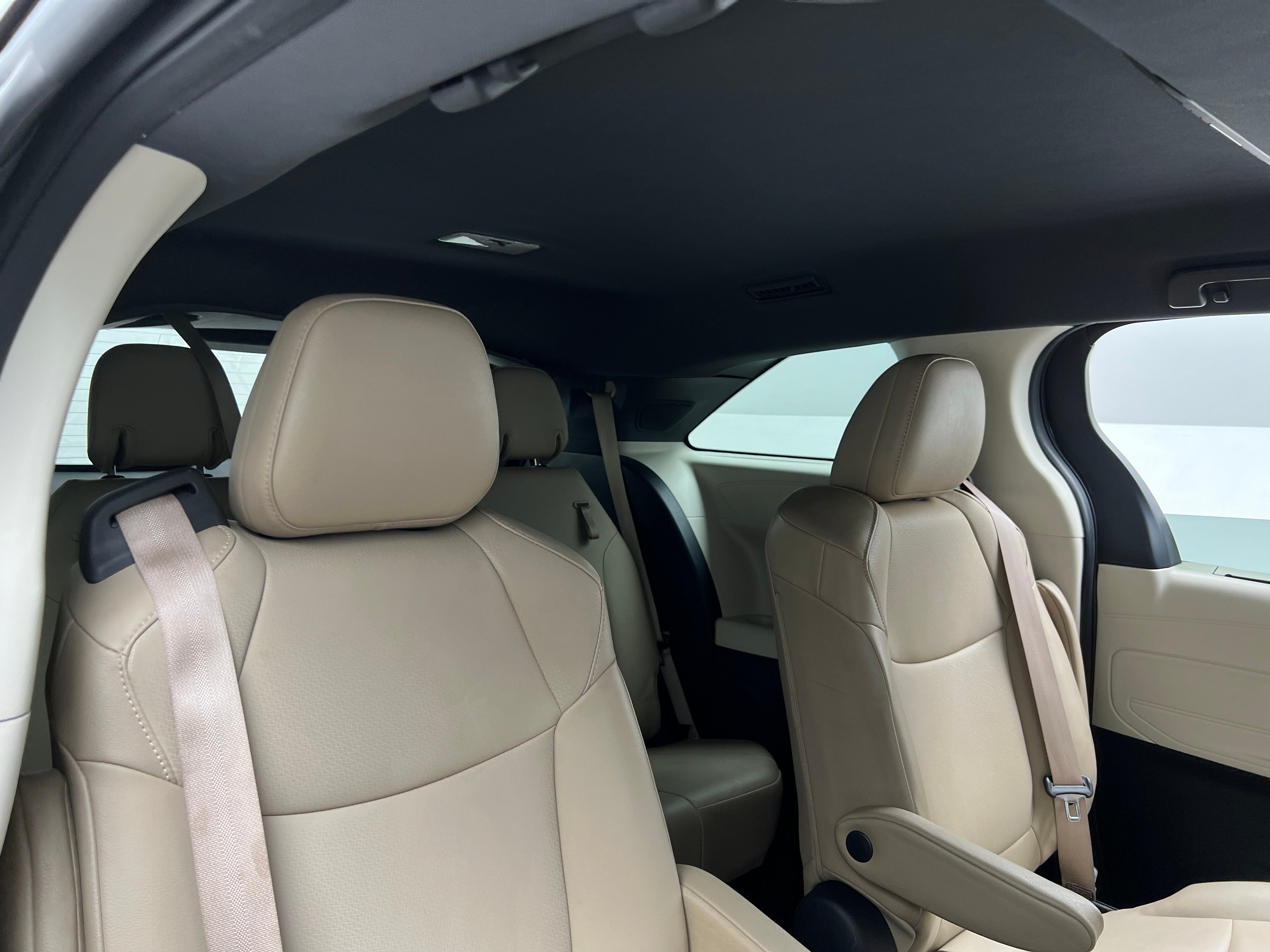 2022 Toyota Sienna XLE 5