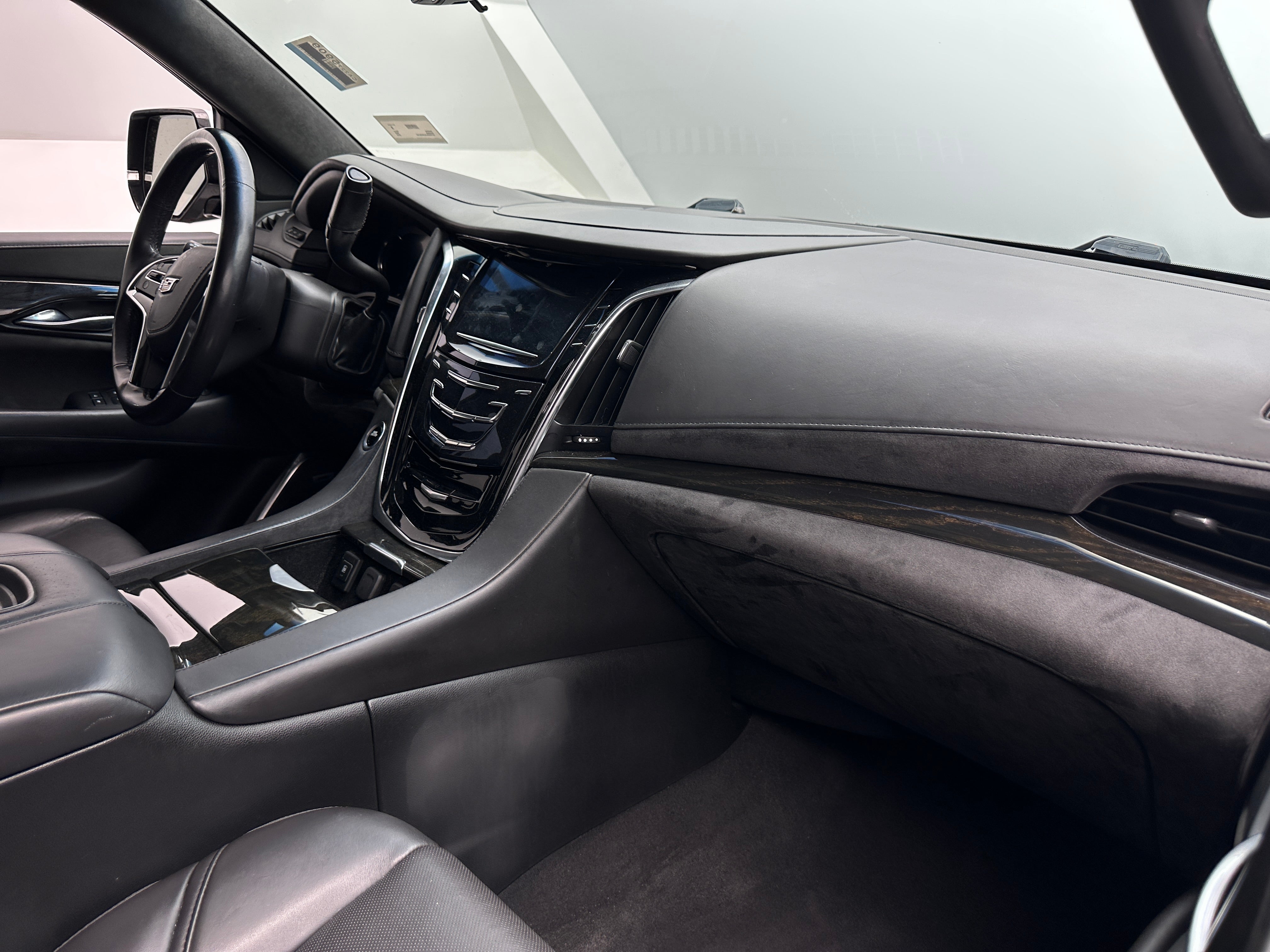 2018 Cadillac Escalade Platinum 2