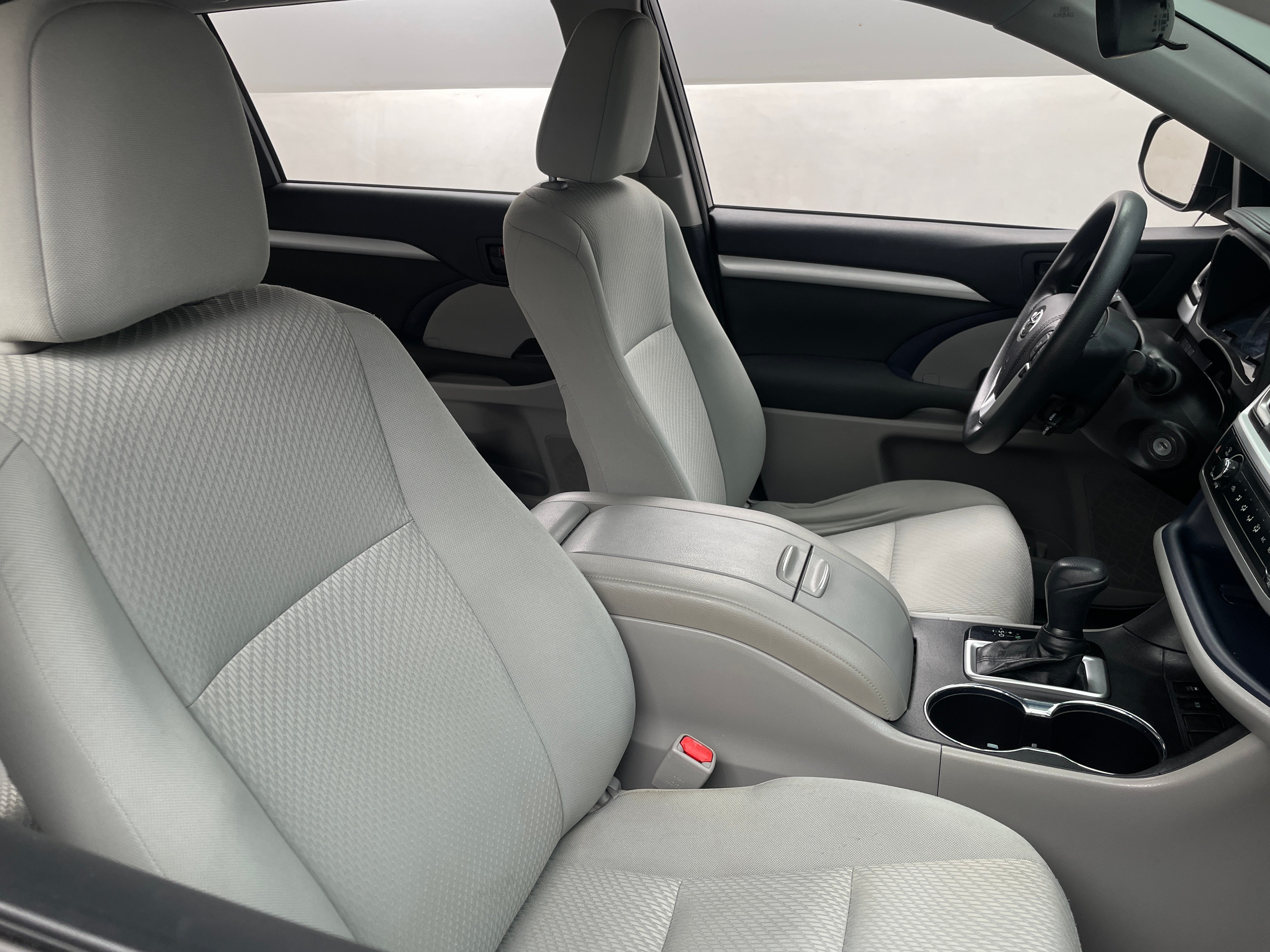 2018 Toyota Highlander LE 2