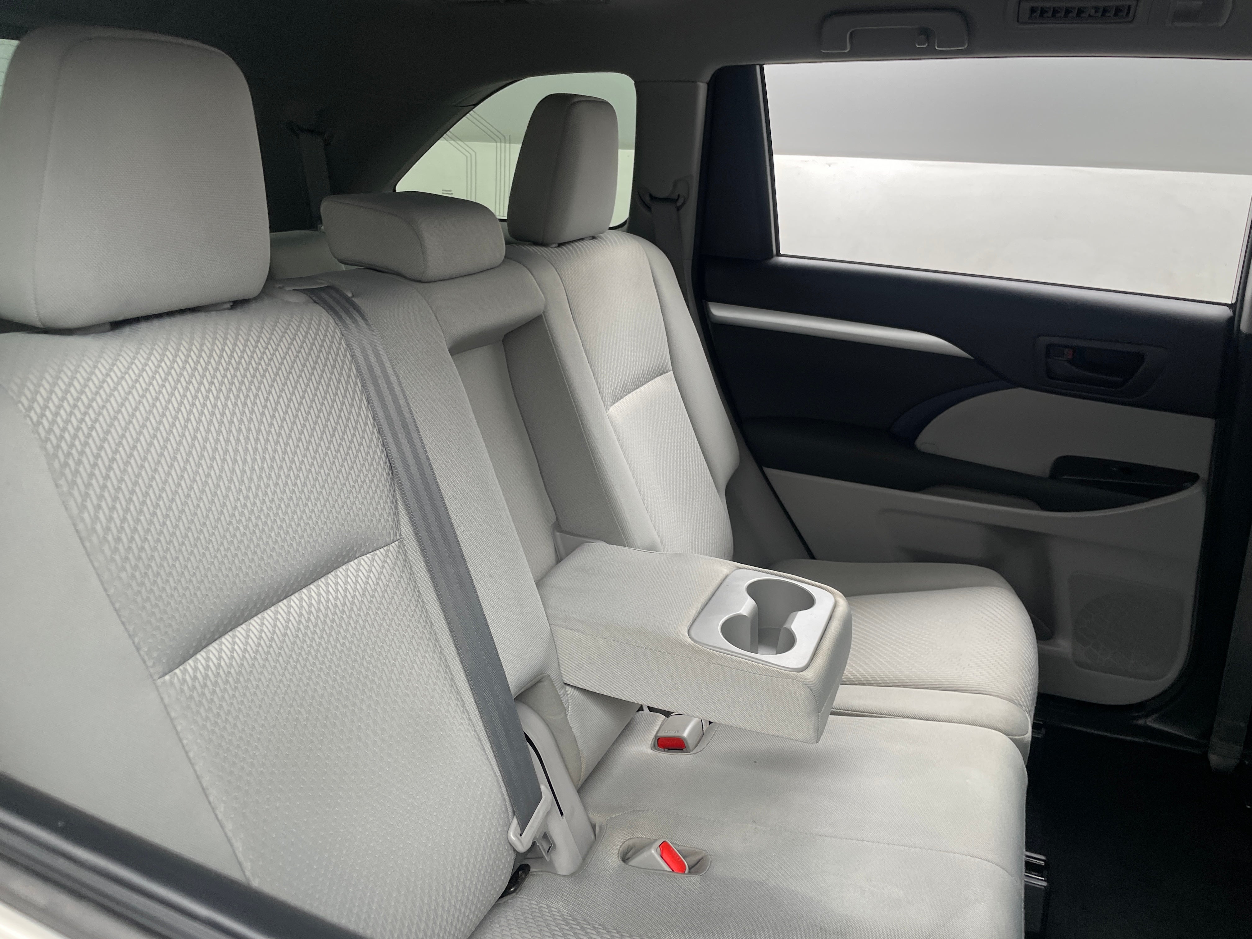2018 Toyota Highlander LE 6