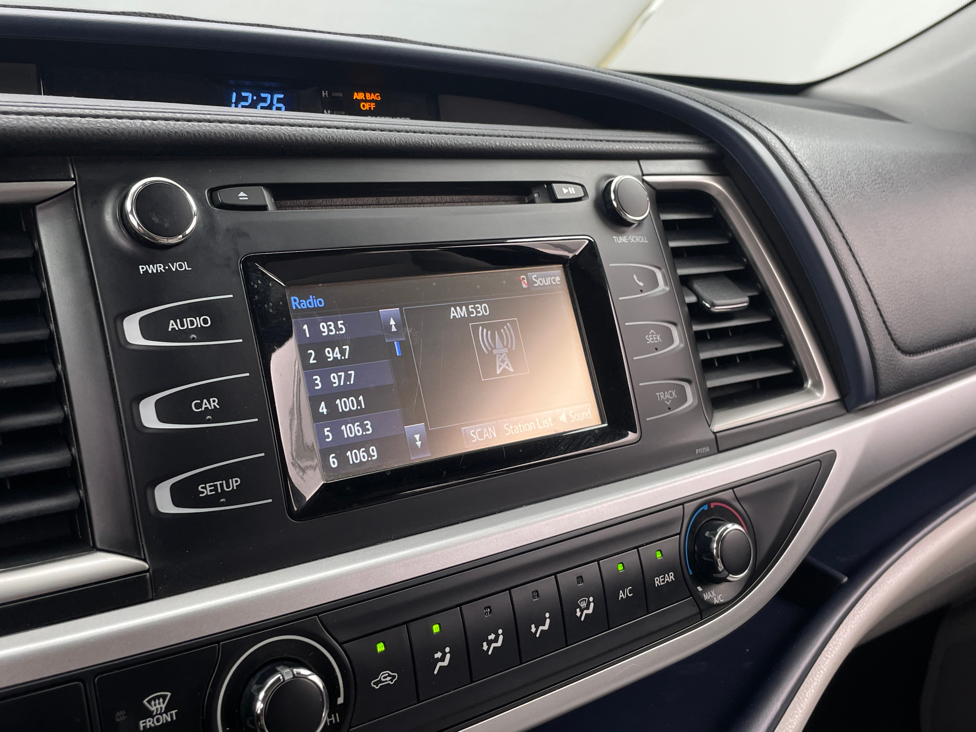 2018 Toyota Highlander LE 4