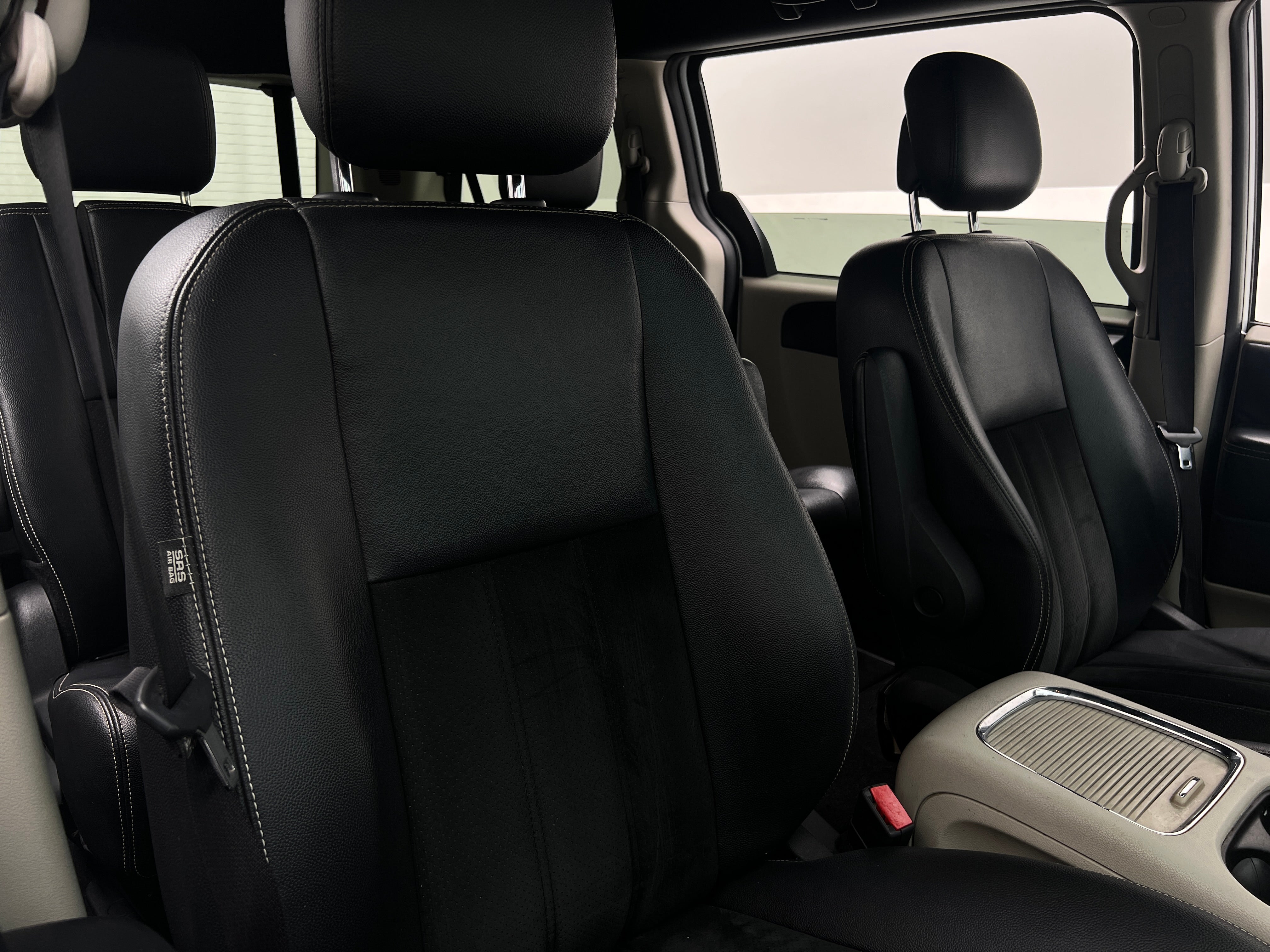 2017 Dodge Grand Caravan SXT 2