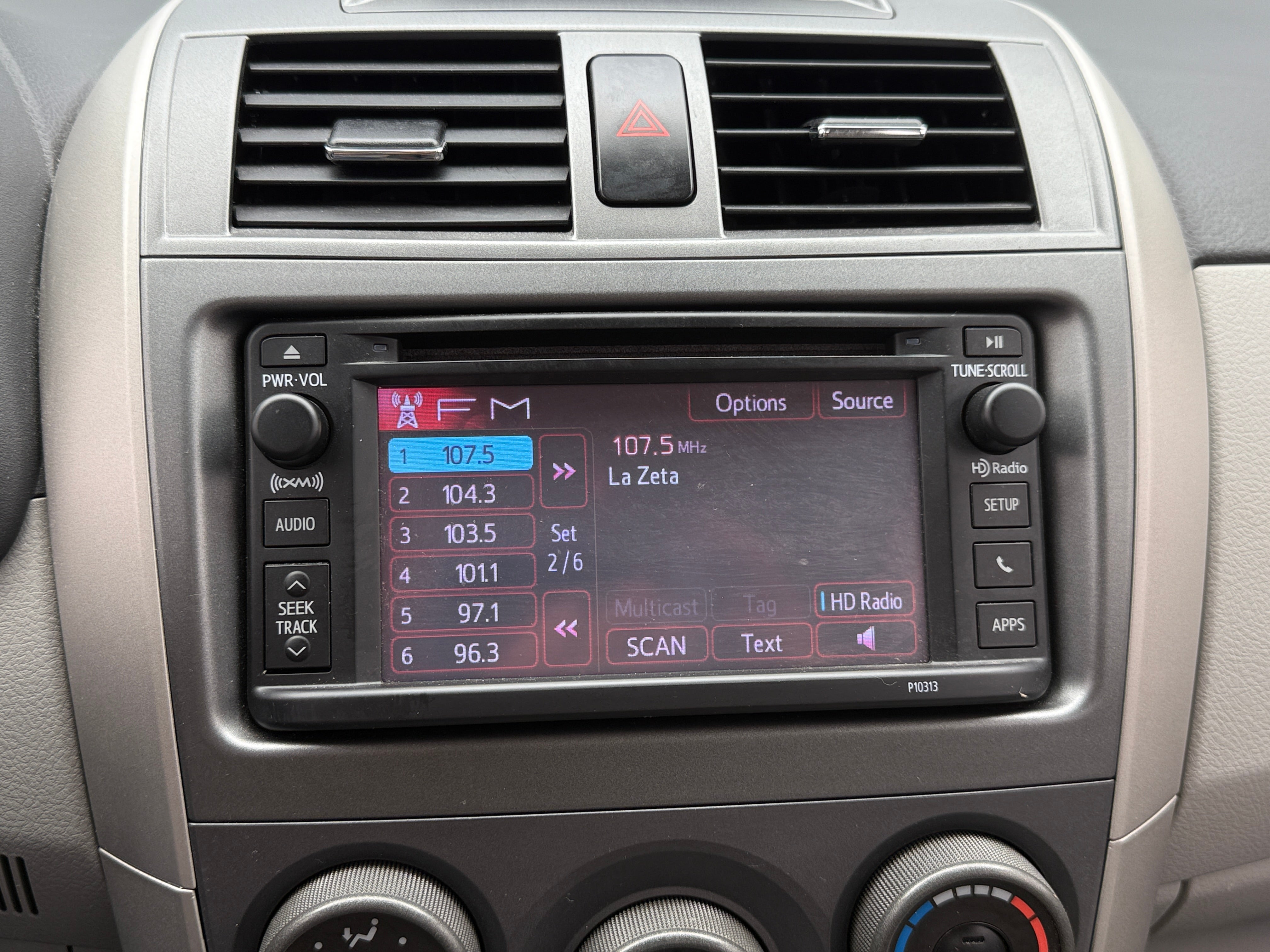 2013 Toyota Corolla LE 4