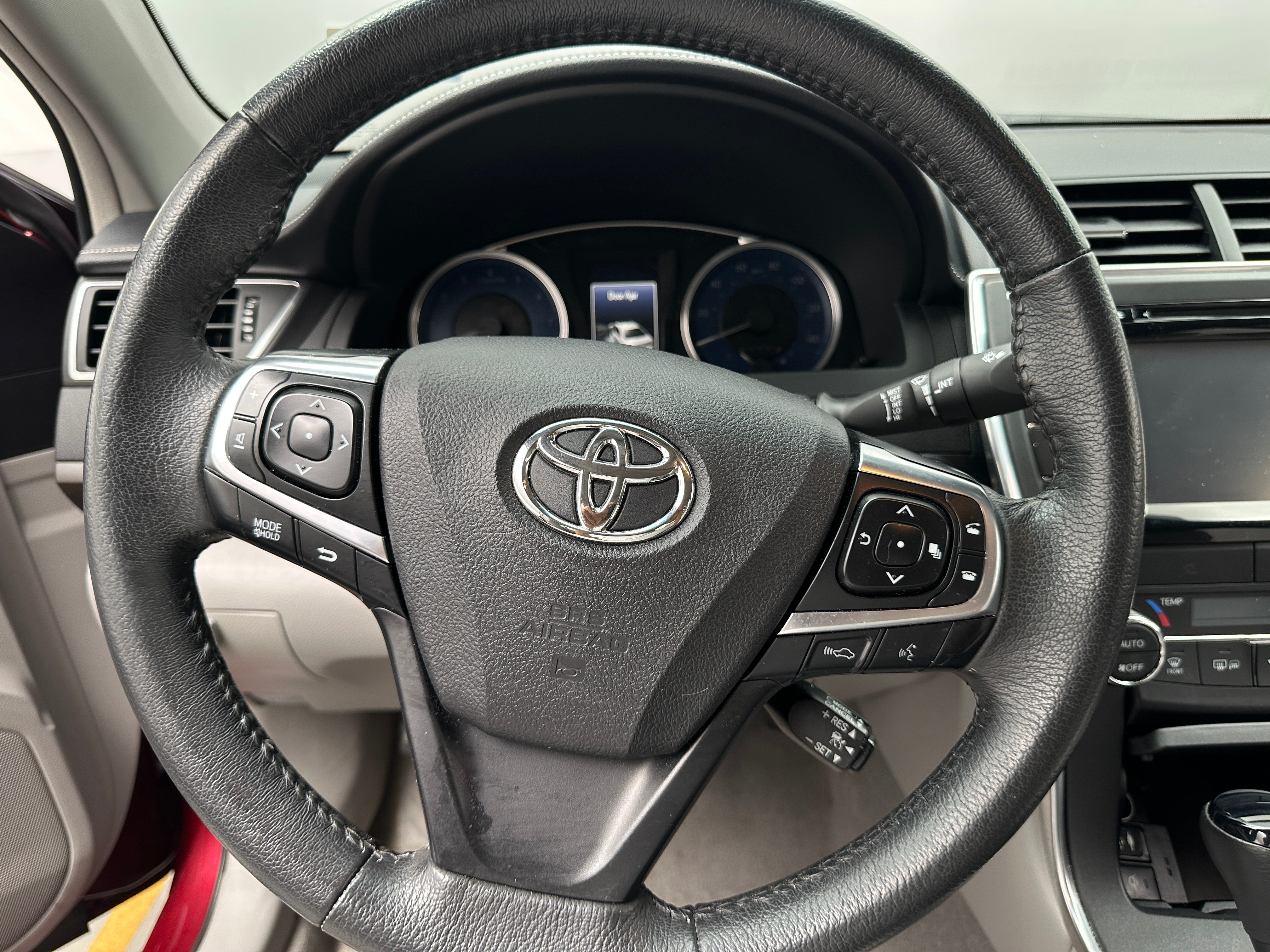 2017 Toyota Camry XLE 4