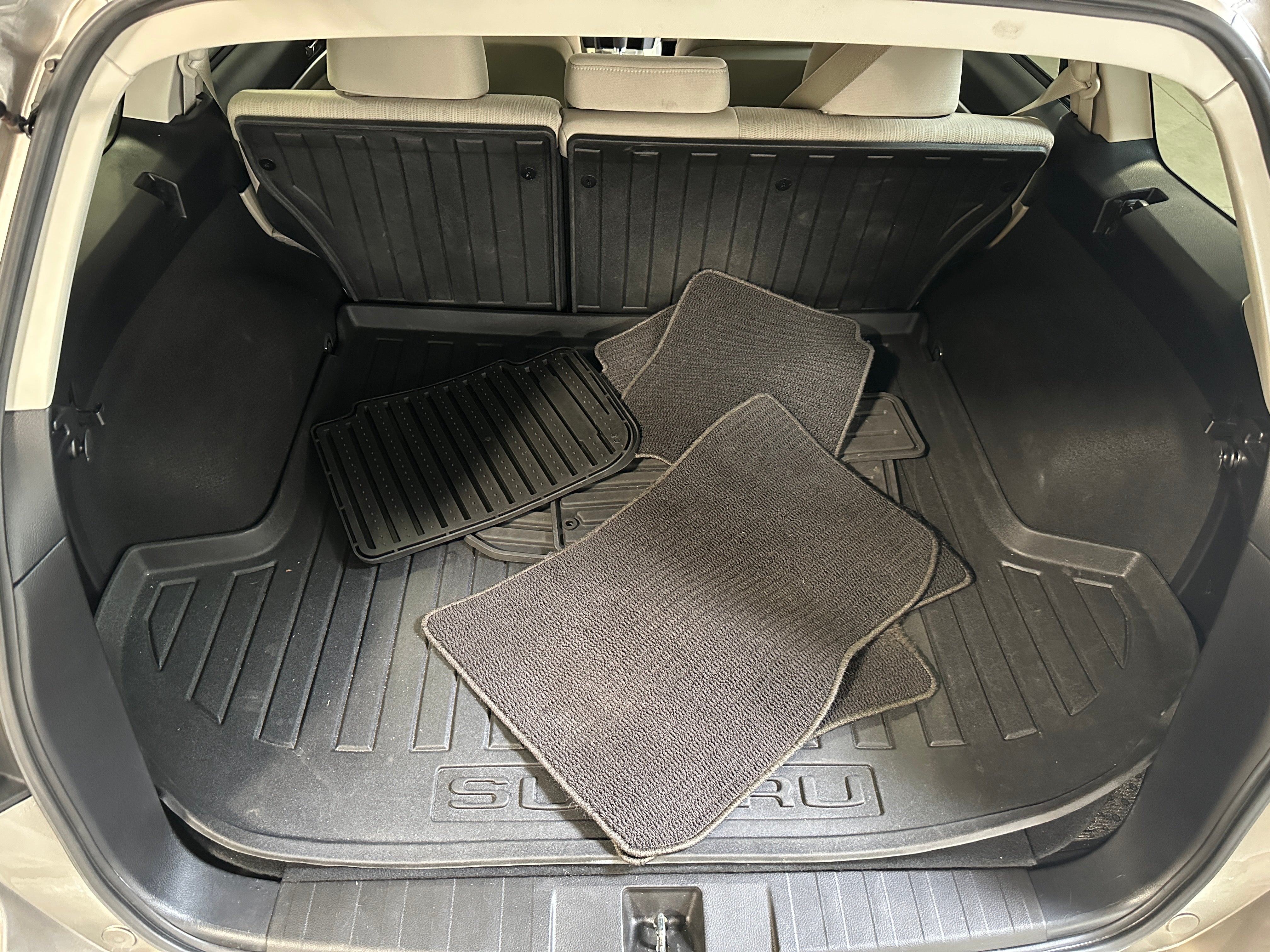 2014 Subaru Outback Premium 7