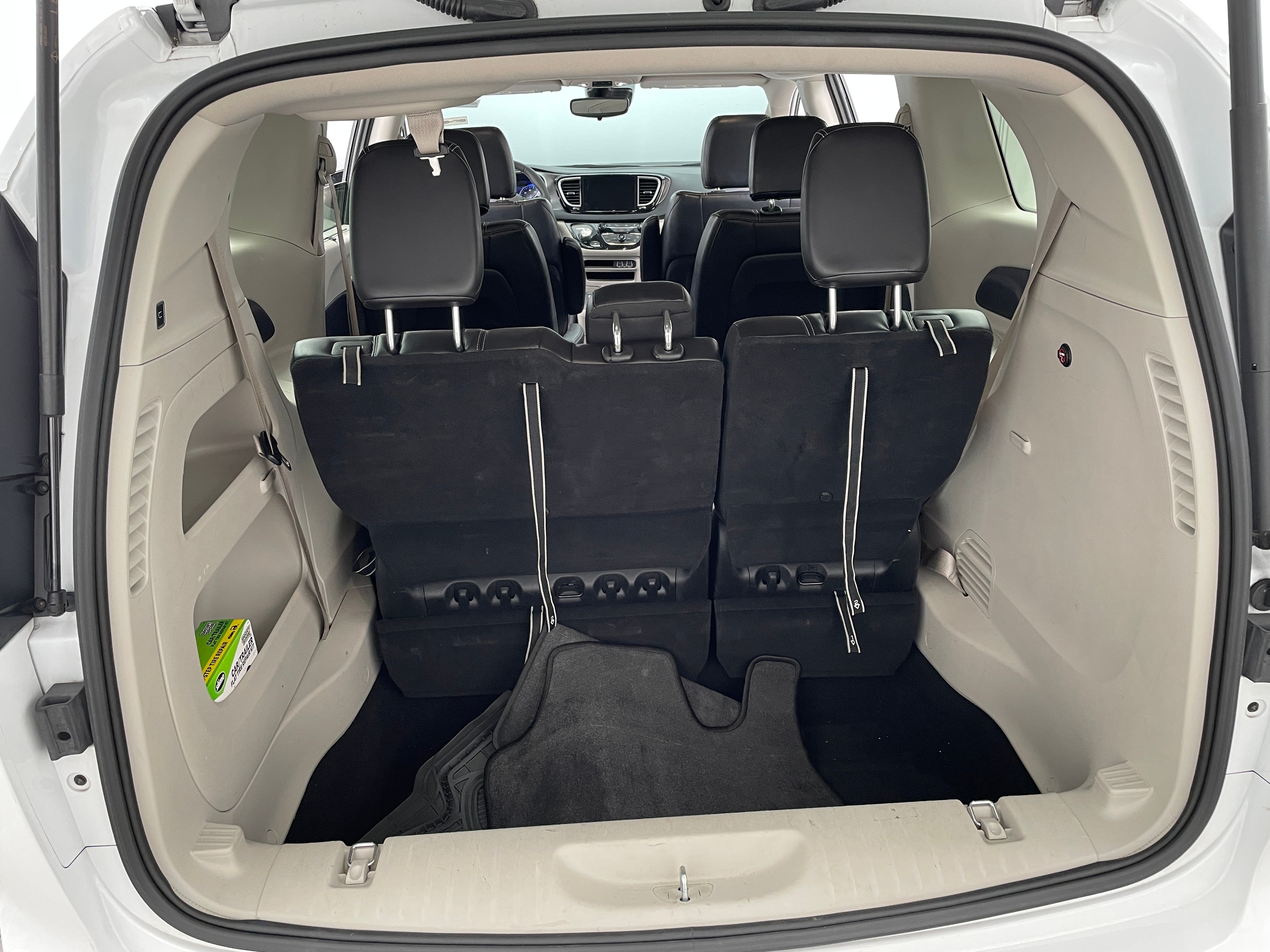 2023 Chrysler Pacifica Touring L 6