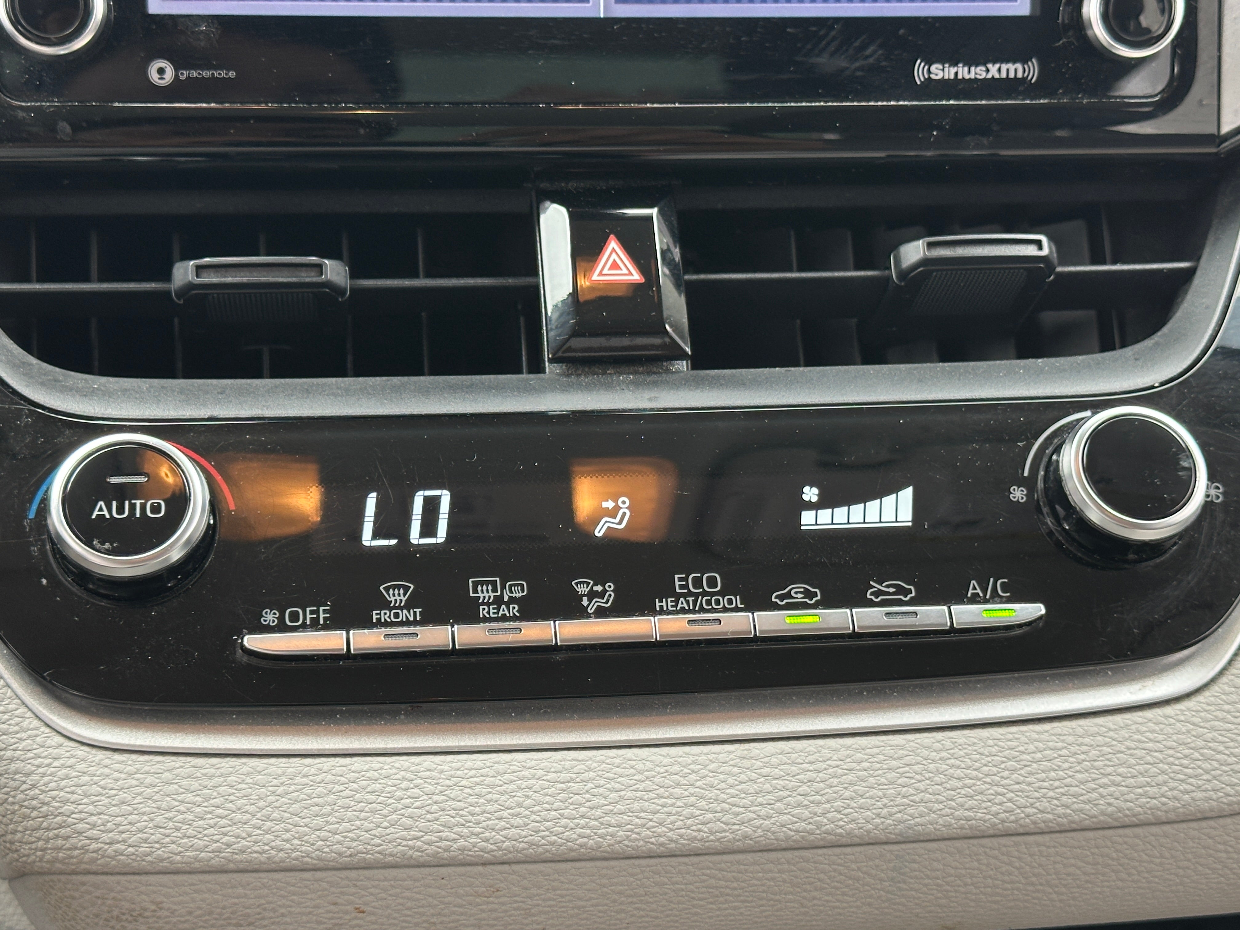 2021 Toyota Corolla LE 4