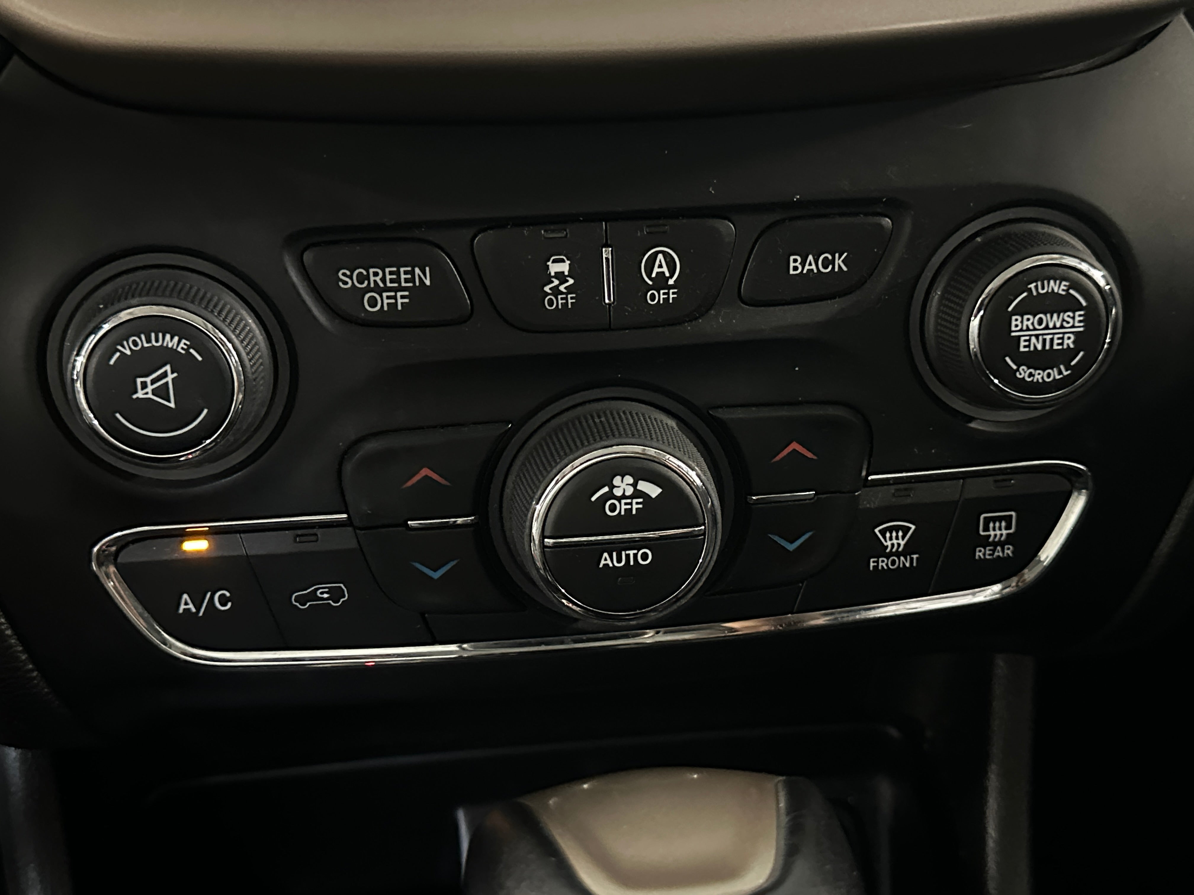 2018 Jeep Cherokee Limited Edition 3