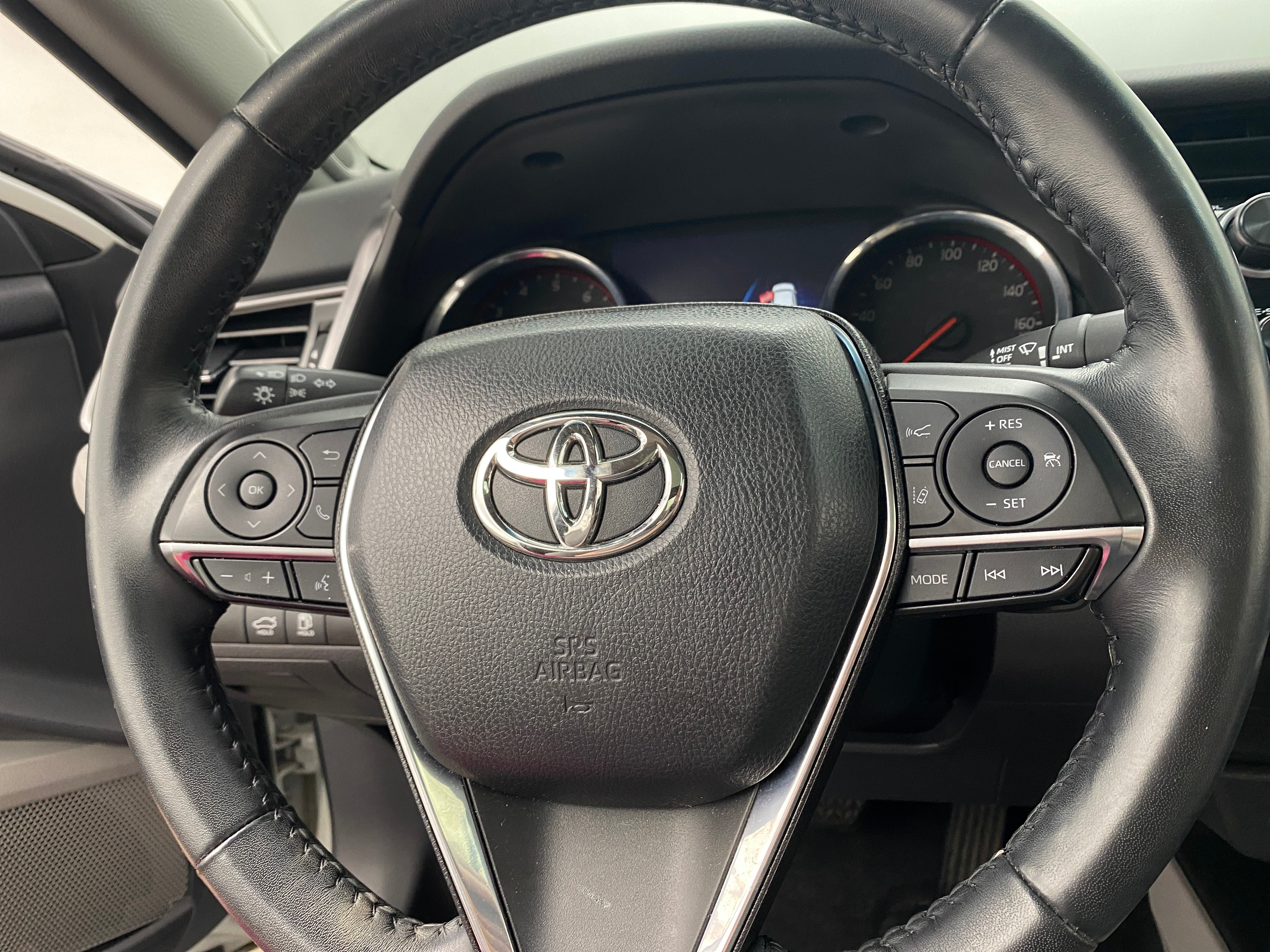 2020 Toyota Camry XSE 4
