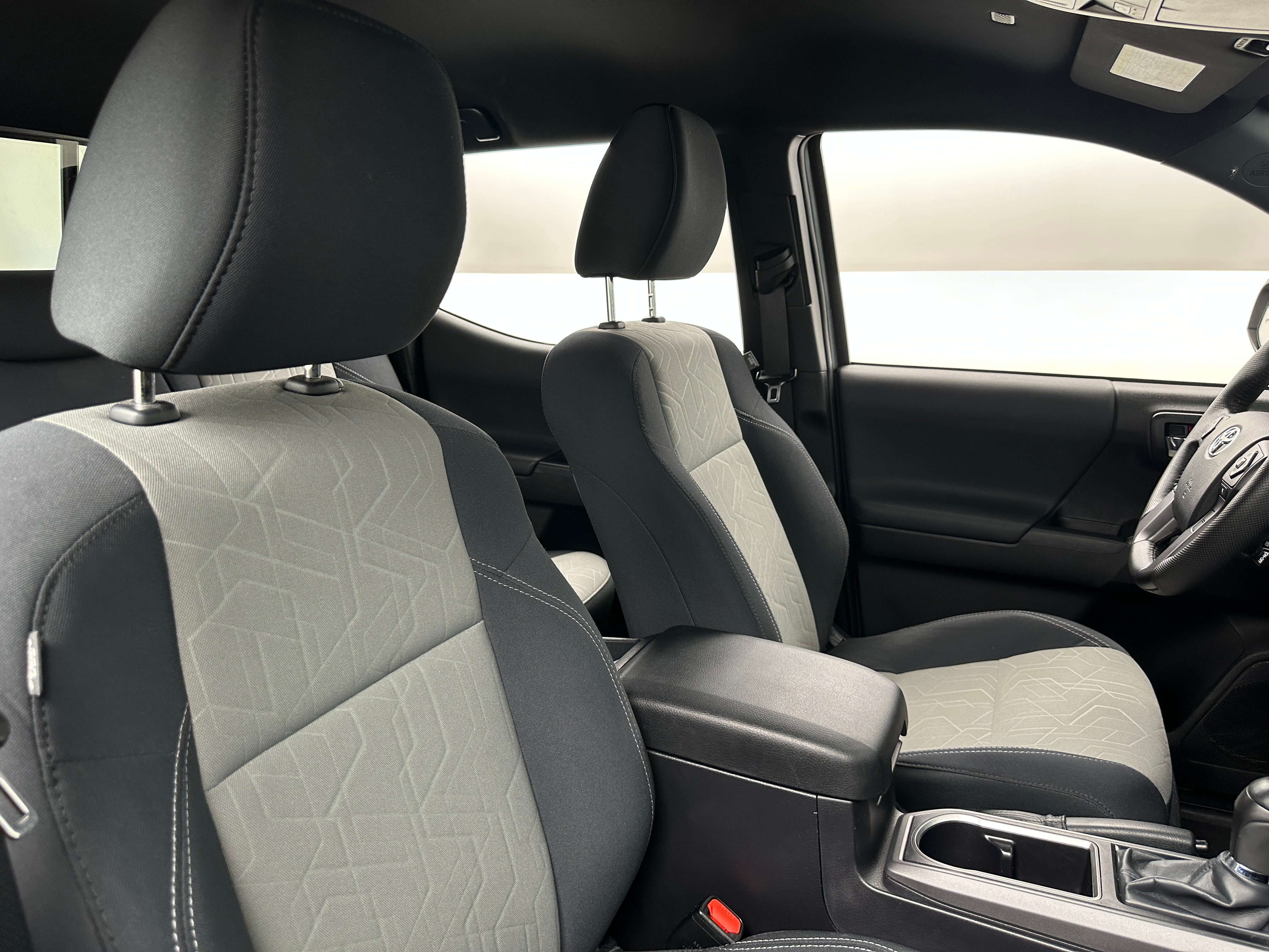 2022 Toyota Tacoma TRD Sport 2