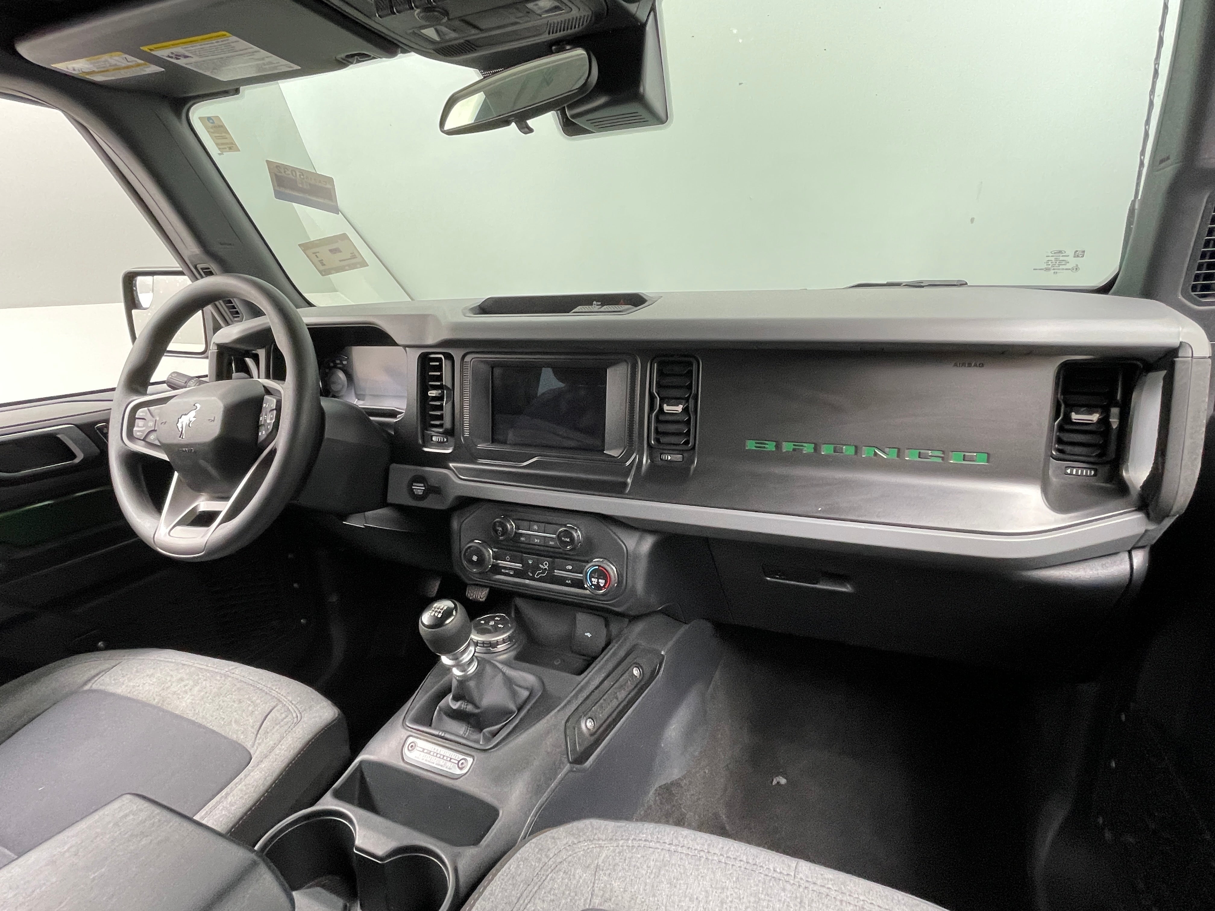 2023 Ford Bronco Base 2
