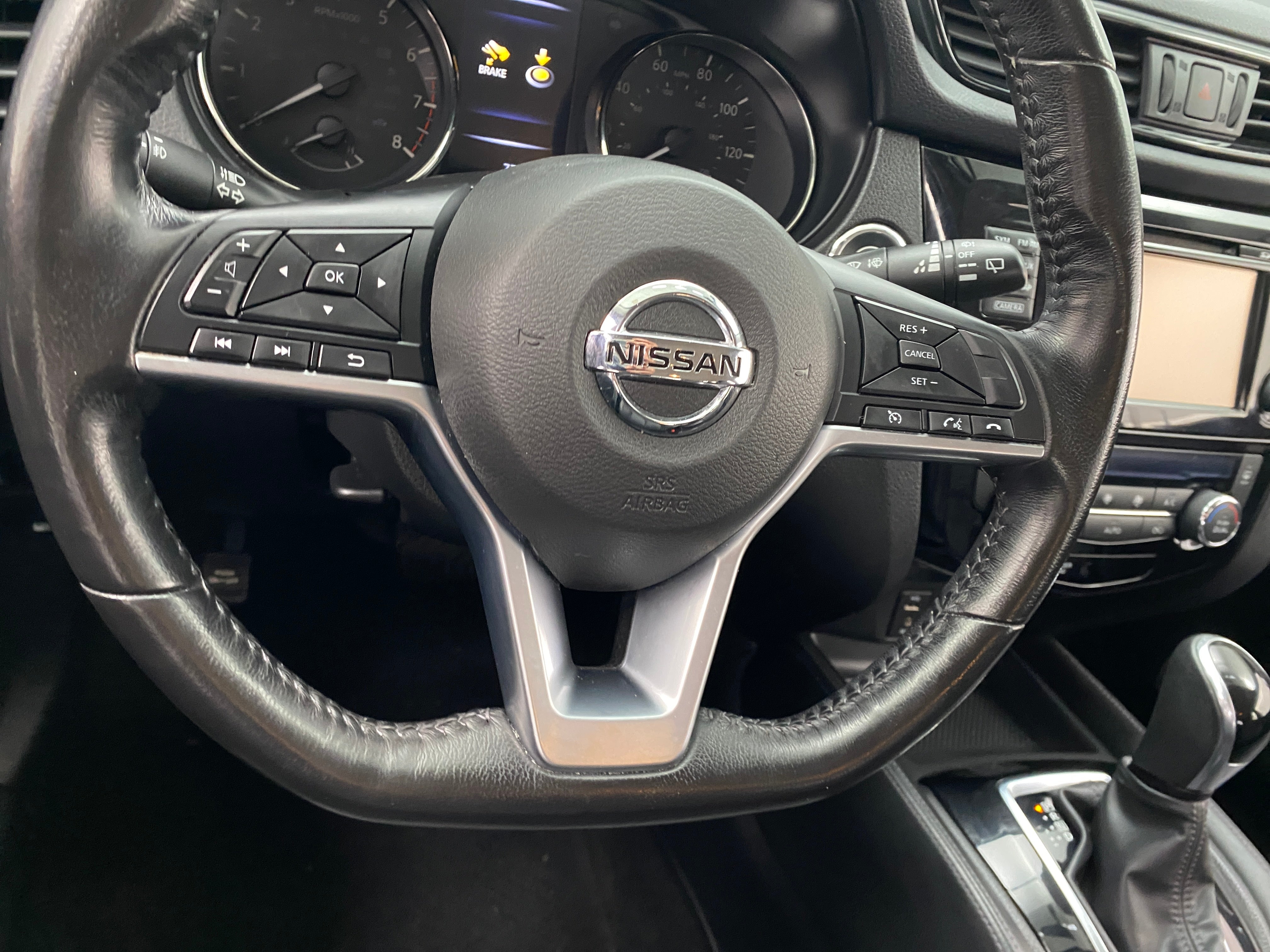 2017 Nissan Rogue Sport SL 4