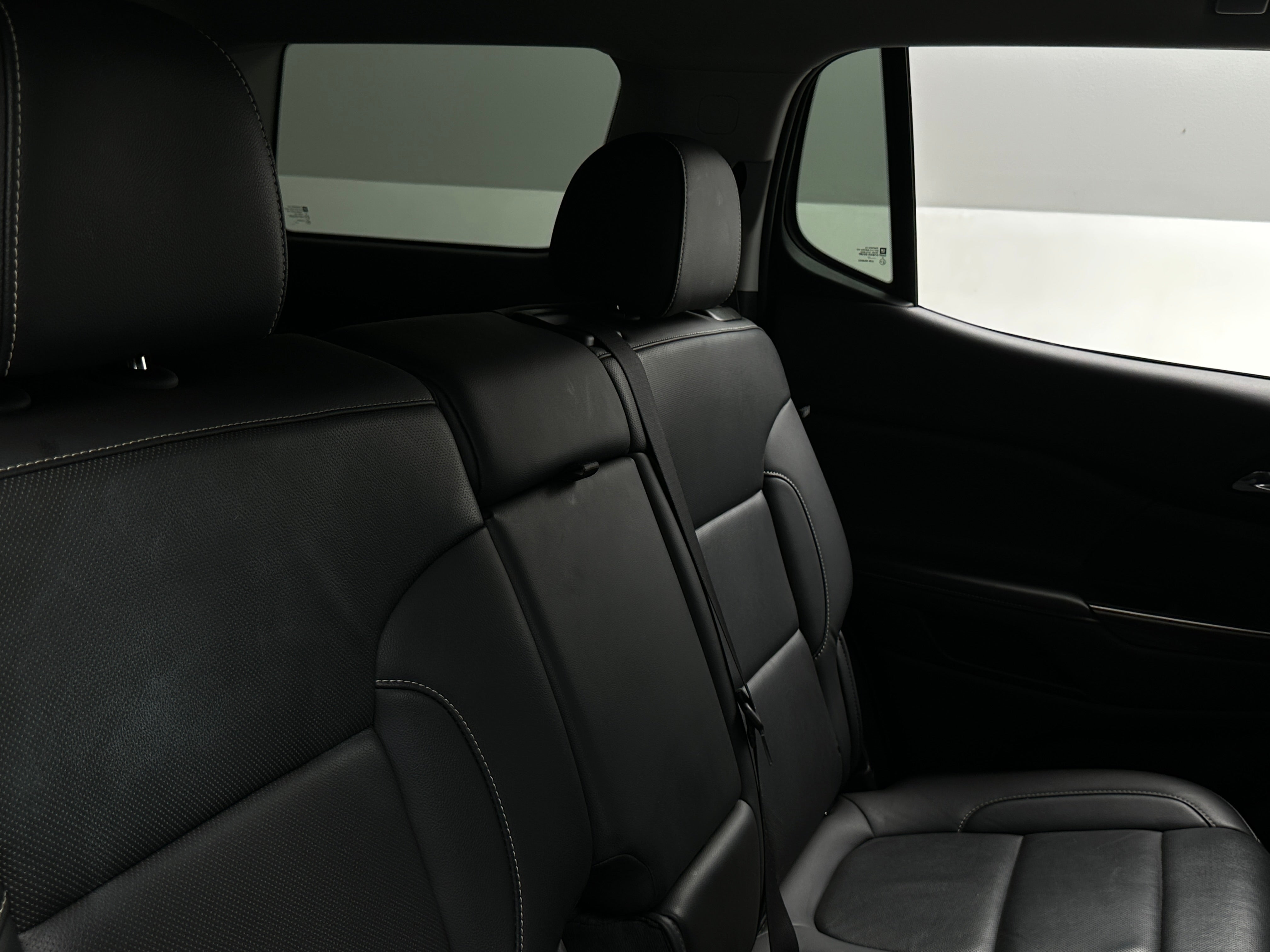 2023 GMC Acadia SLT 6