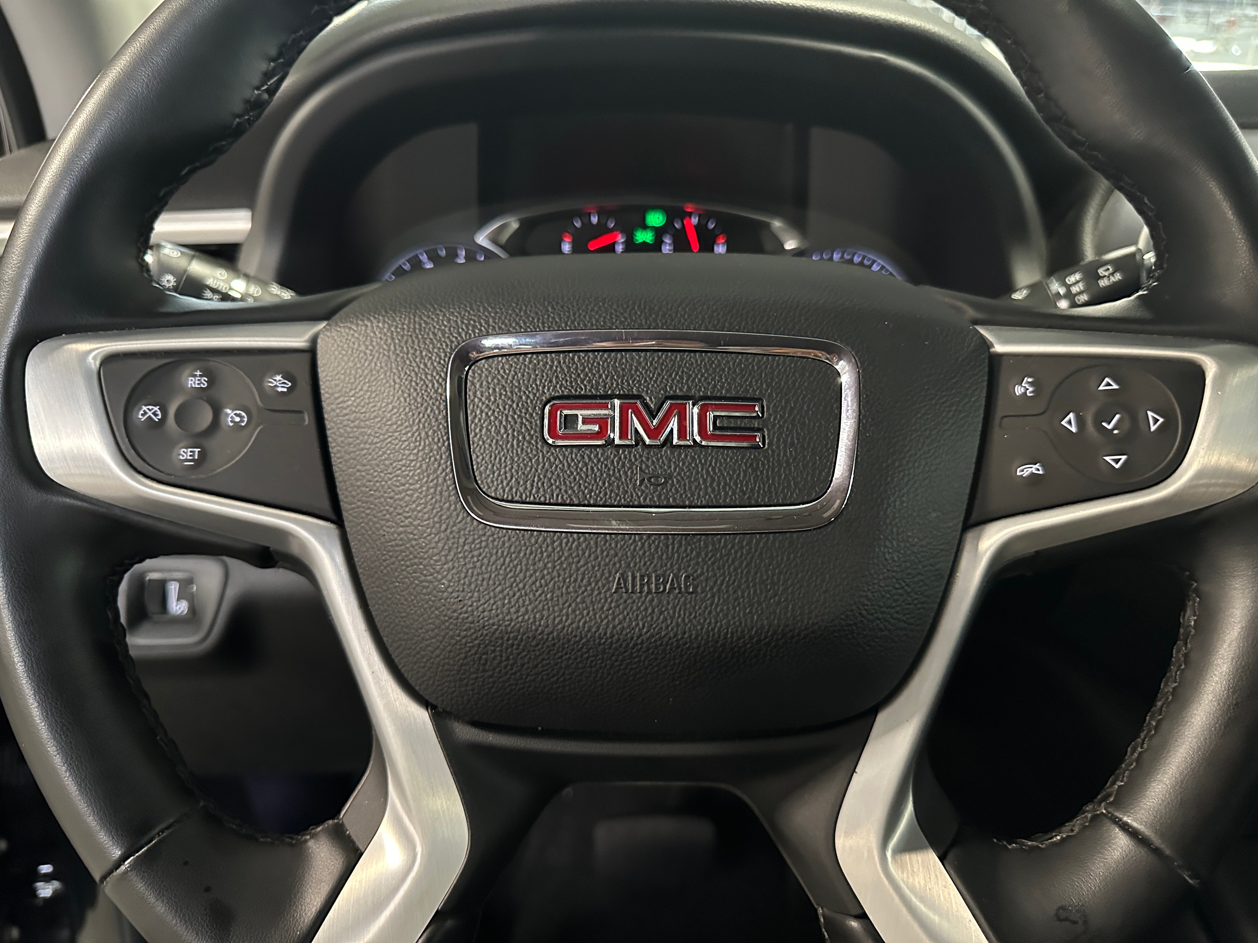 2023 GMC Acadia SLT 5