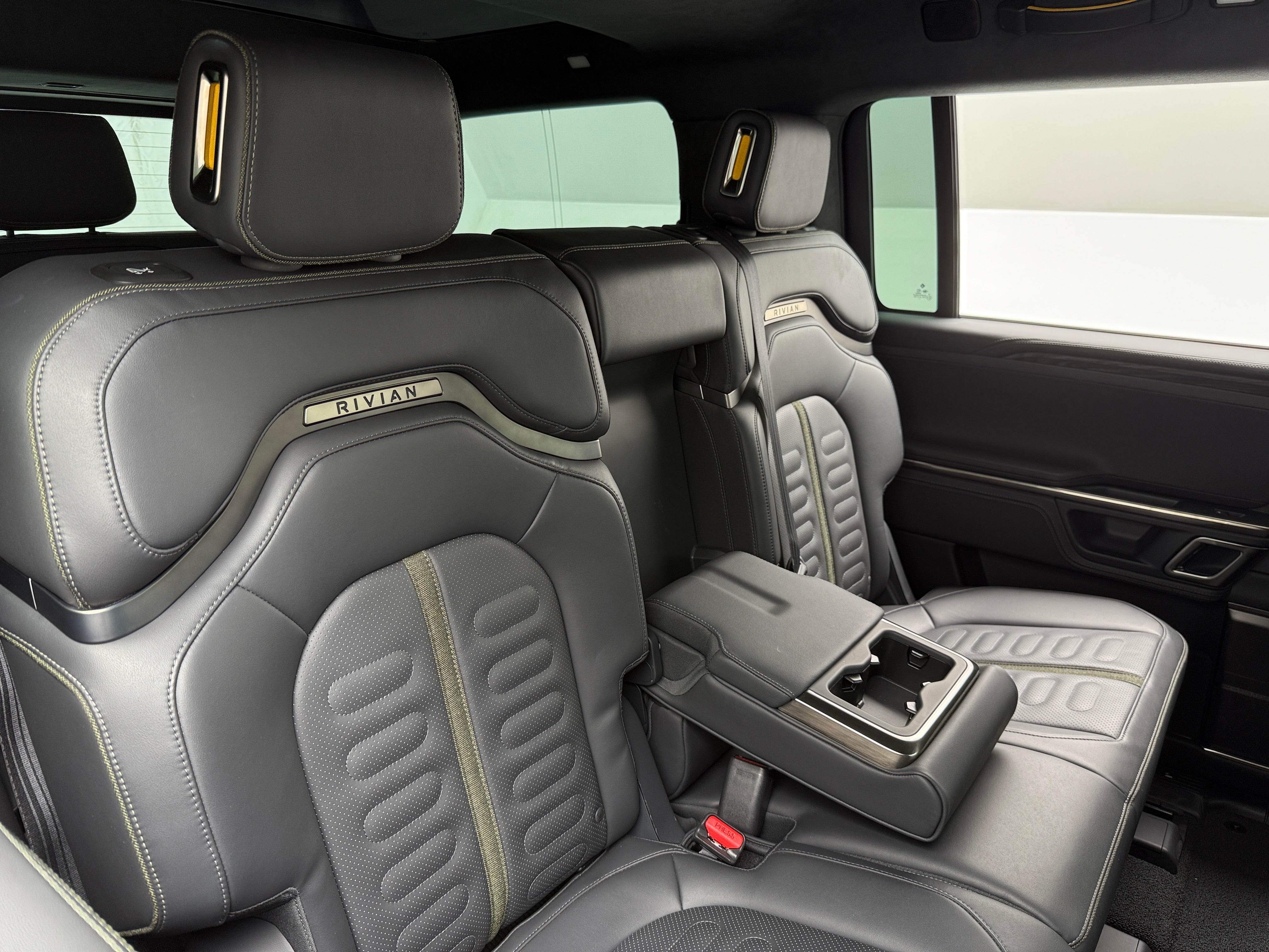 2022 Rivian R1S Launch Edition 5
