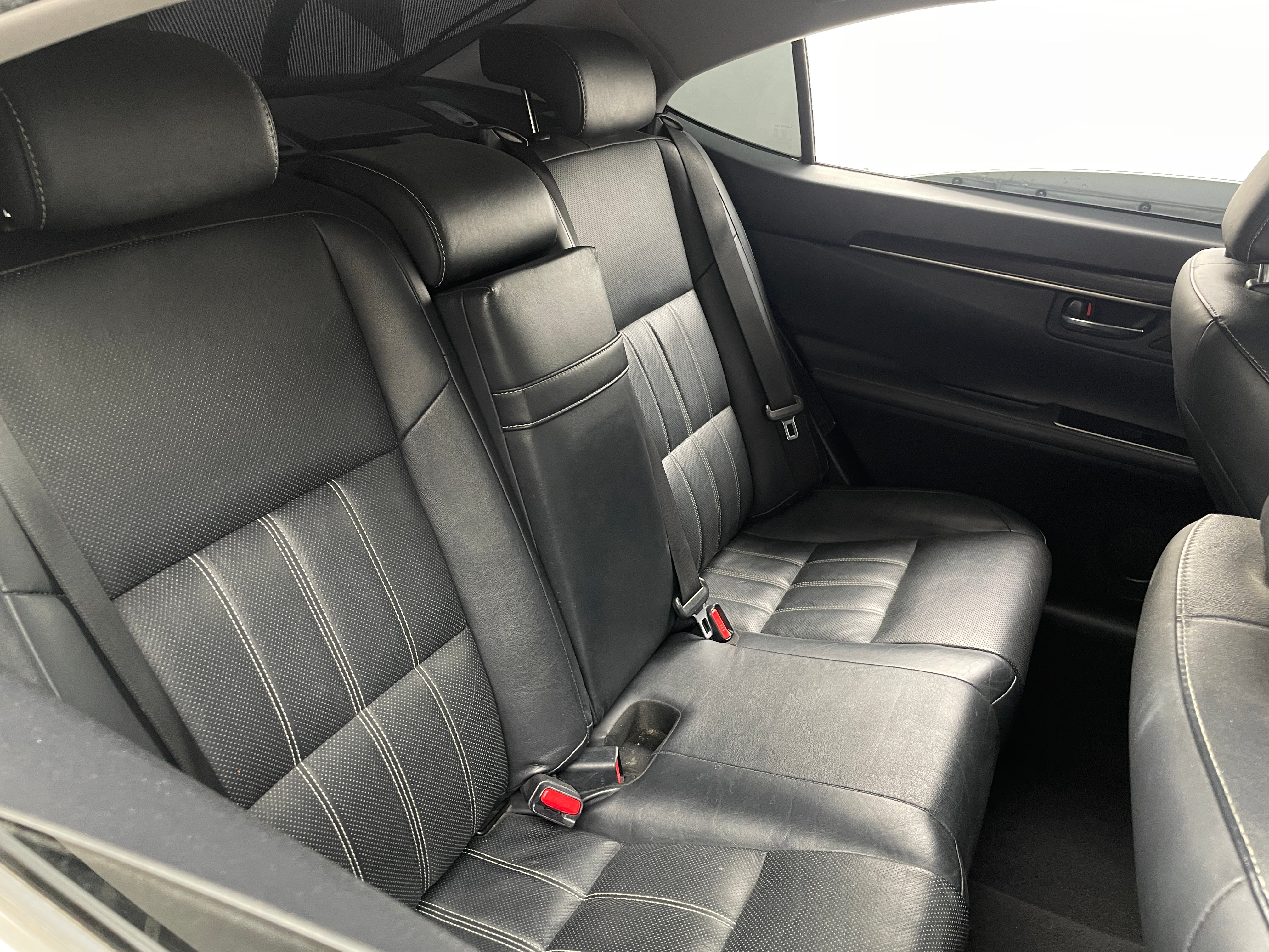 2018 Lexus ES Hybrid 300h 5