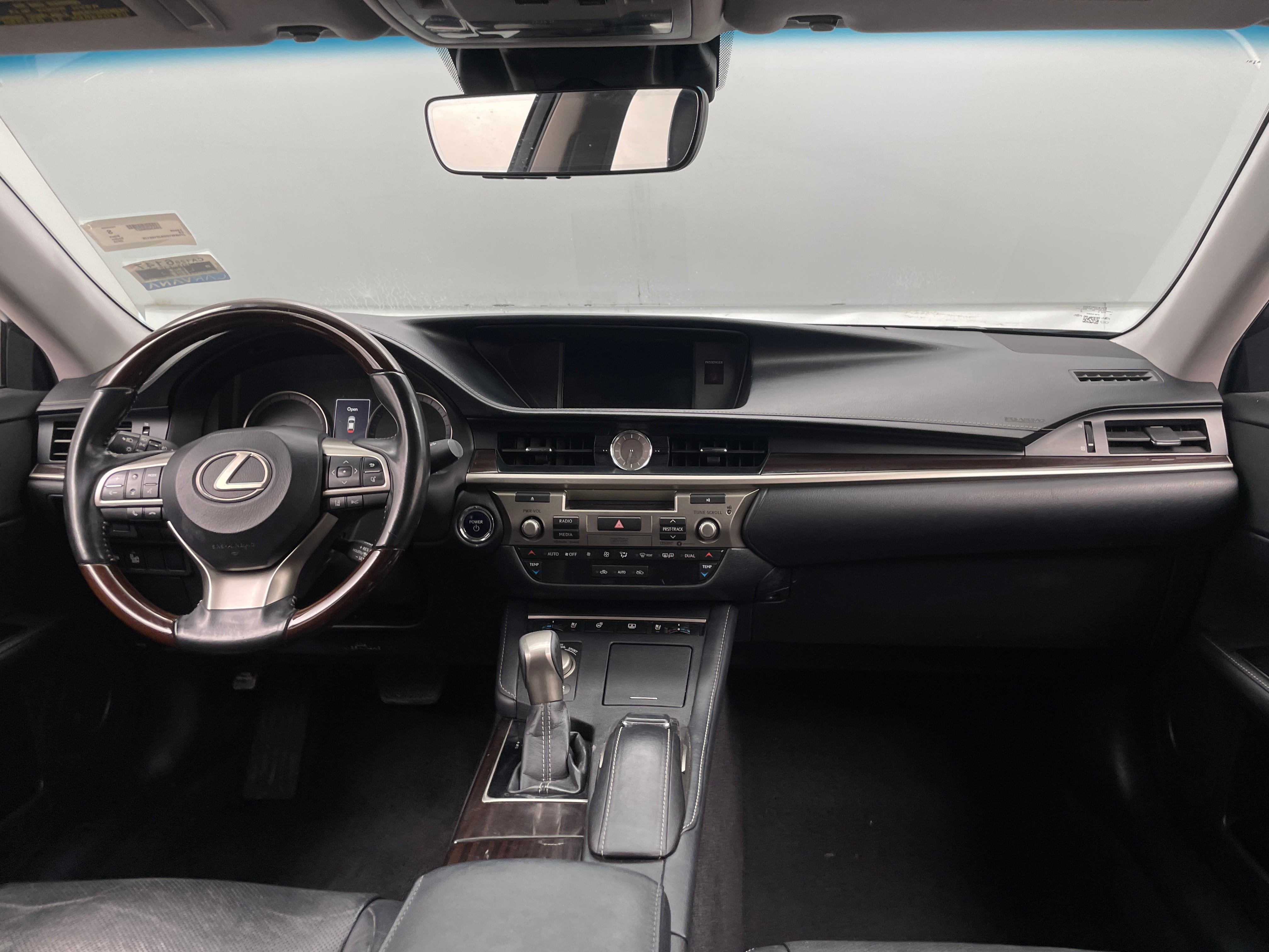 2018 Lexus ES Hybrid 300h 2