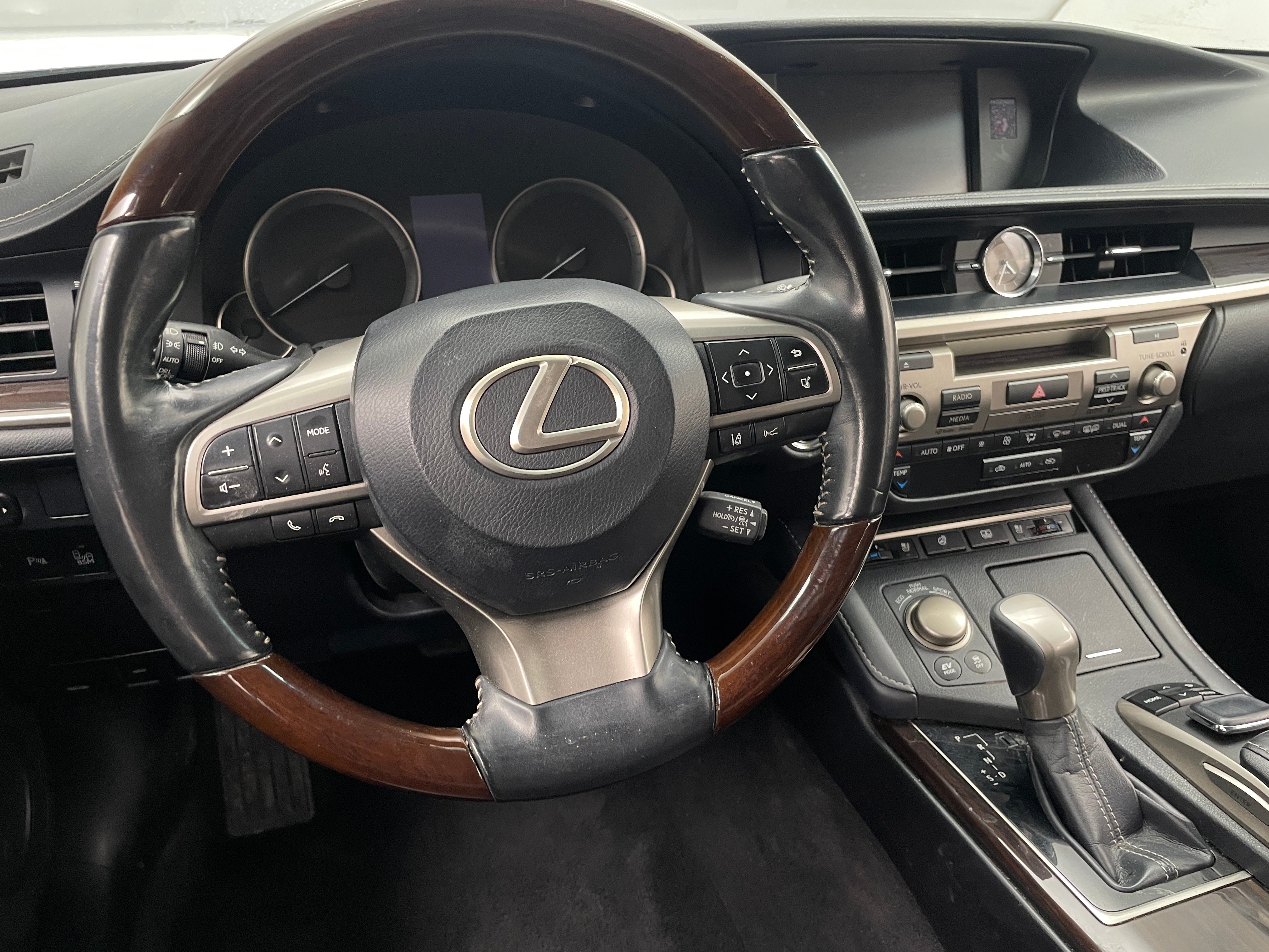 2018 Lexus ES Hybrid 300h 4