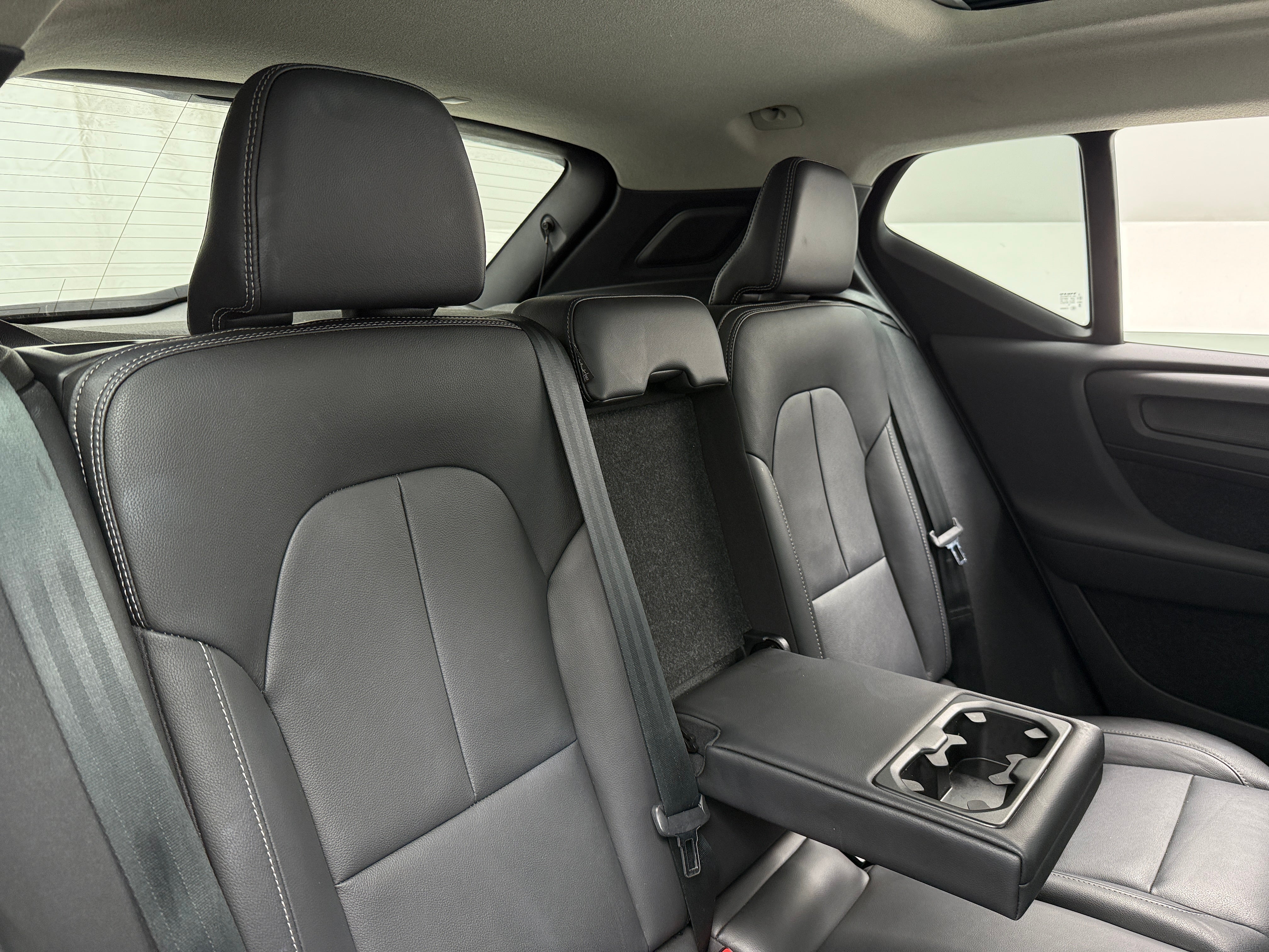 2024 Volvo XC40 B5 Core 5